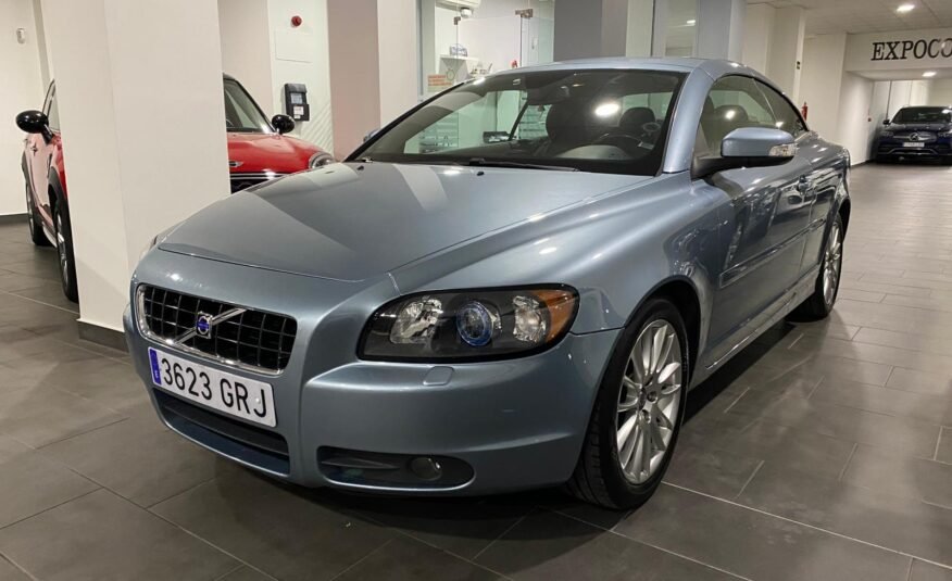 VOLVO C70 D5 Momentum Auto