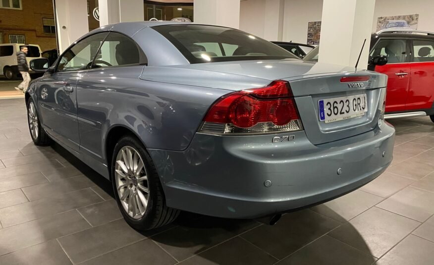 VOLVO C70 D5 Momentum Auto