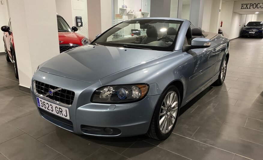 VOLVO C70 D5 Momentum Auto