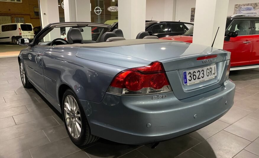 VOLVO C70 D5 Momentum Auto