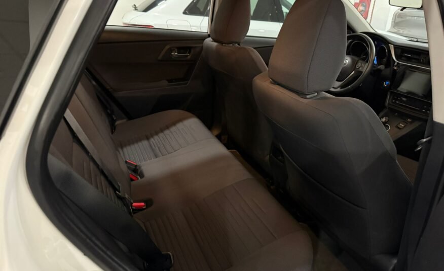 TOYOTA AURIS 1.8 140H Hybrid Active