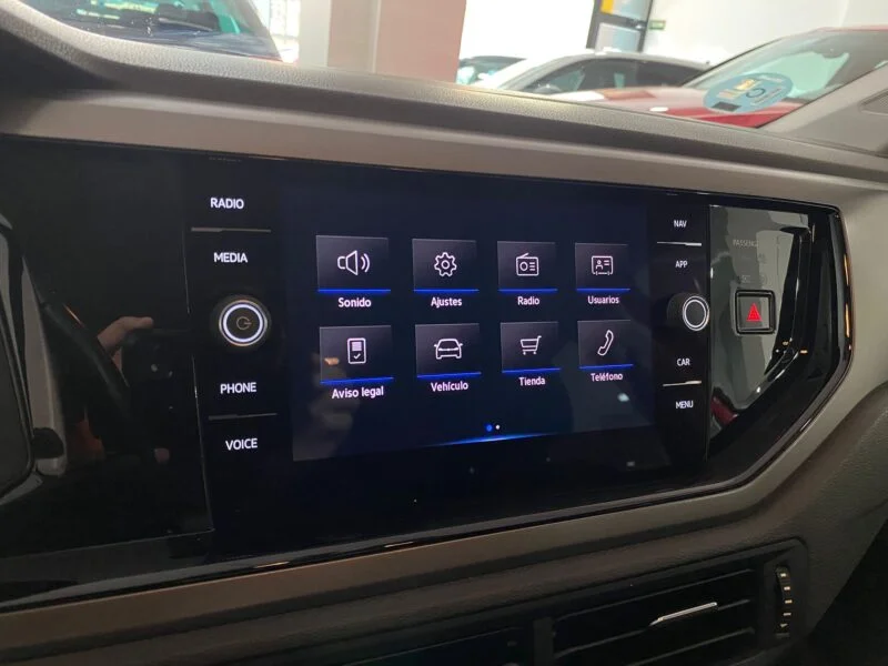 VOLKSWAGEN POLO Advance 1.0 TSI