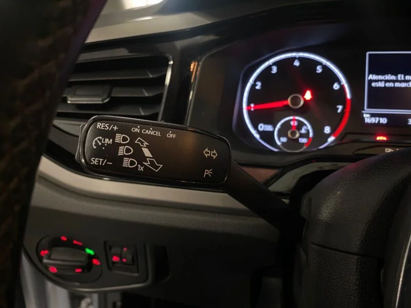 VOLKSWAGEN POLO Advance 1.0 TSI