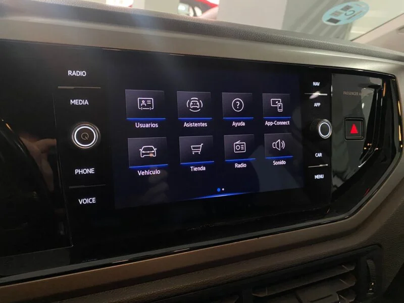 VOLKSWAGEN POLO Advance 1.0 TSI