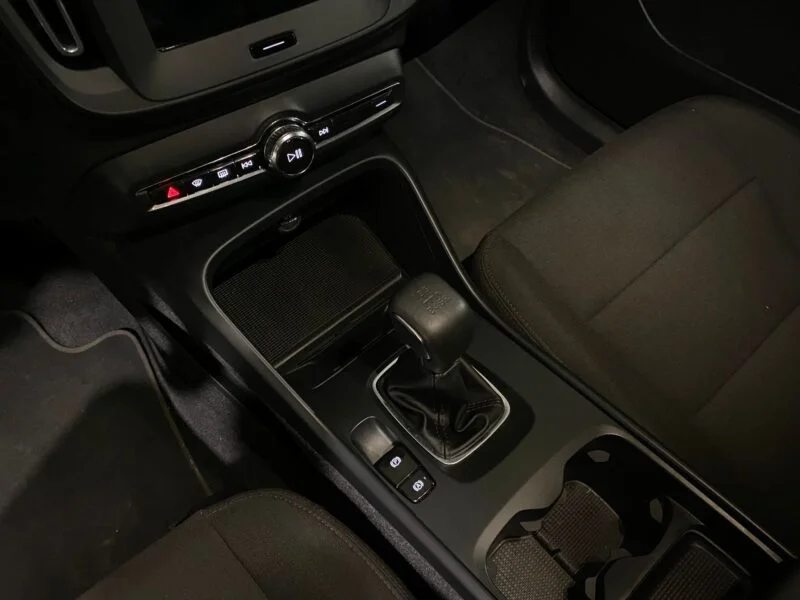 VOLVO XC40 1.5 T2 Essential 