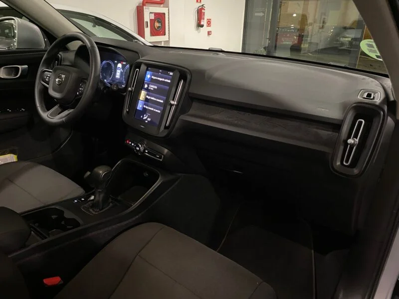 VOLVO XC40 1.5 T2 Essential 