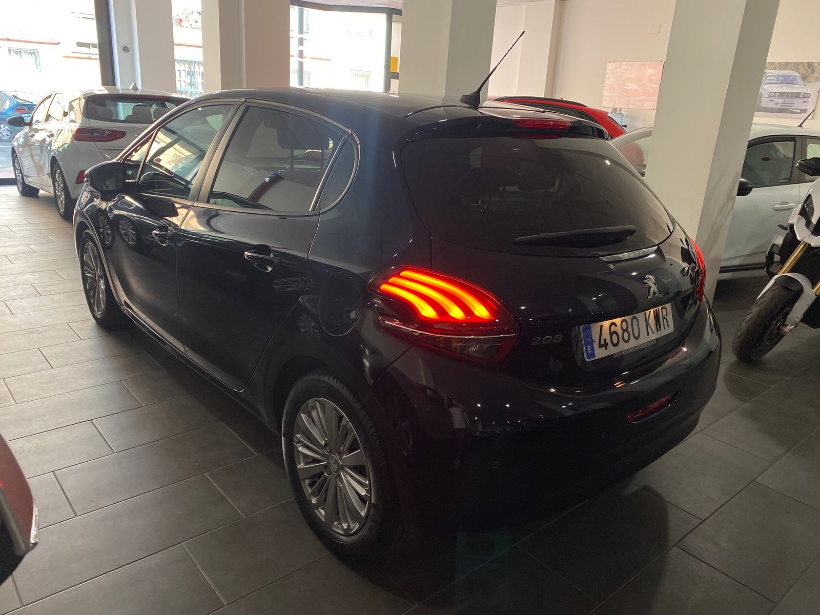 PEUGEOT 208 5P Signature BlueHDi 73KW 100CV