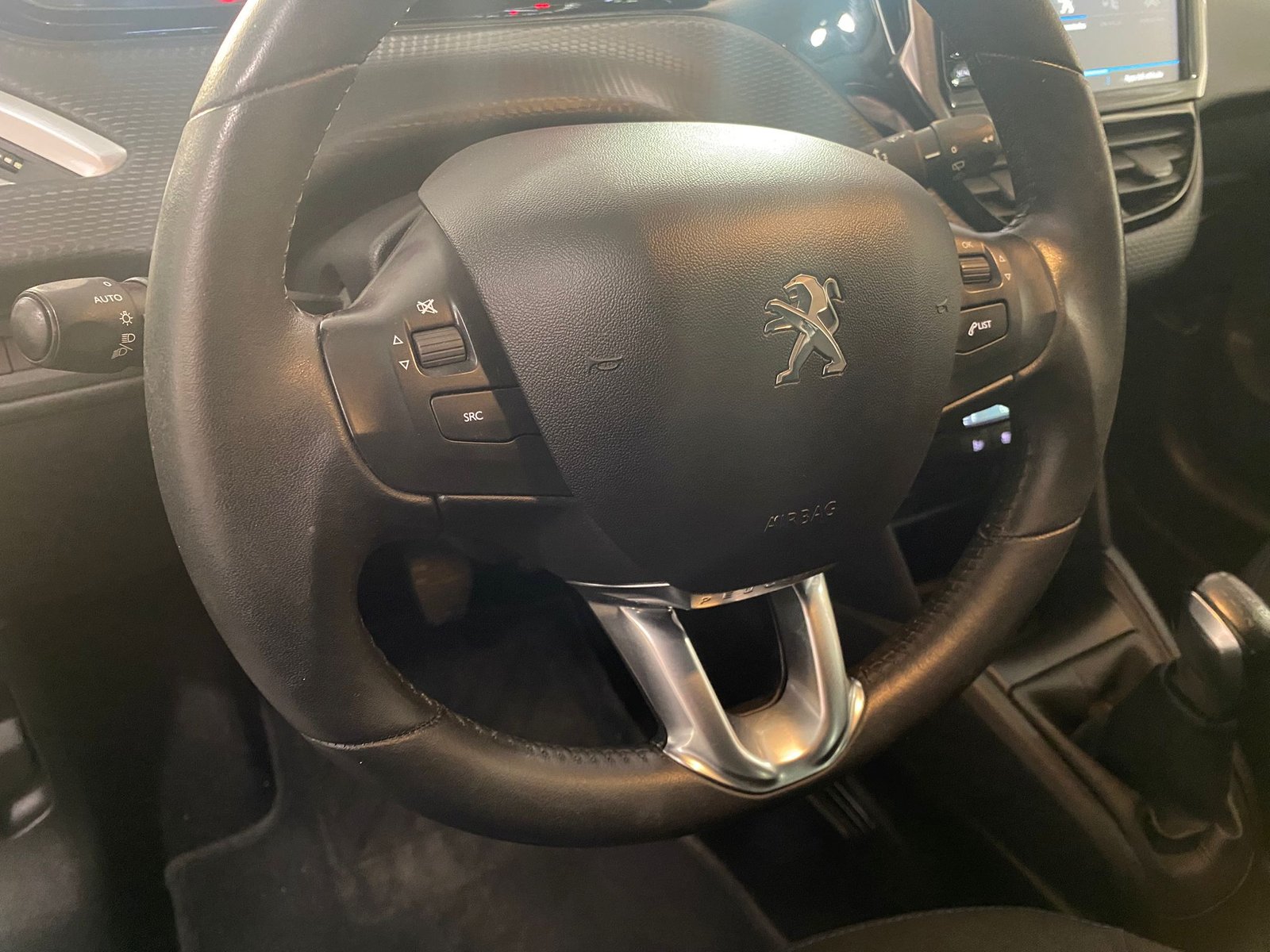 PEUGEOT 208 5P Signature BlueHDi 73KW 100CV