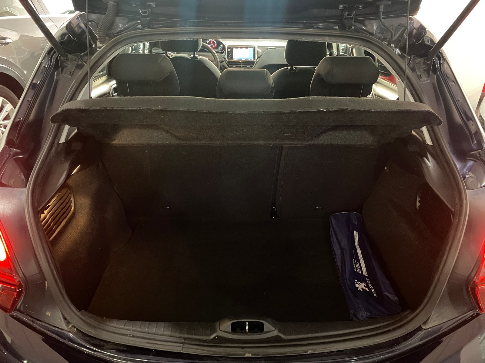 PEUGEOT 208 5P Signature BlueHDi 73KW 100CV