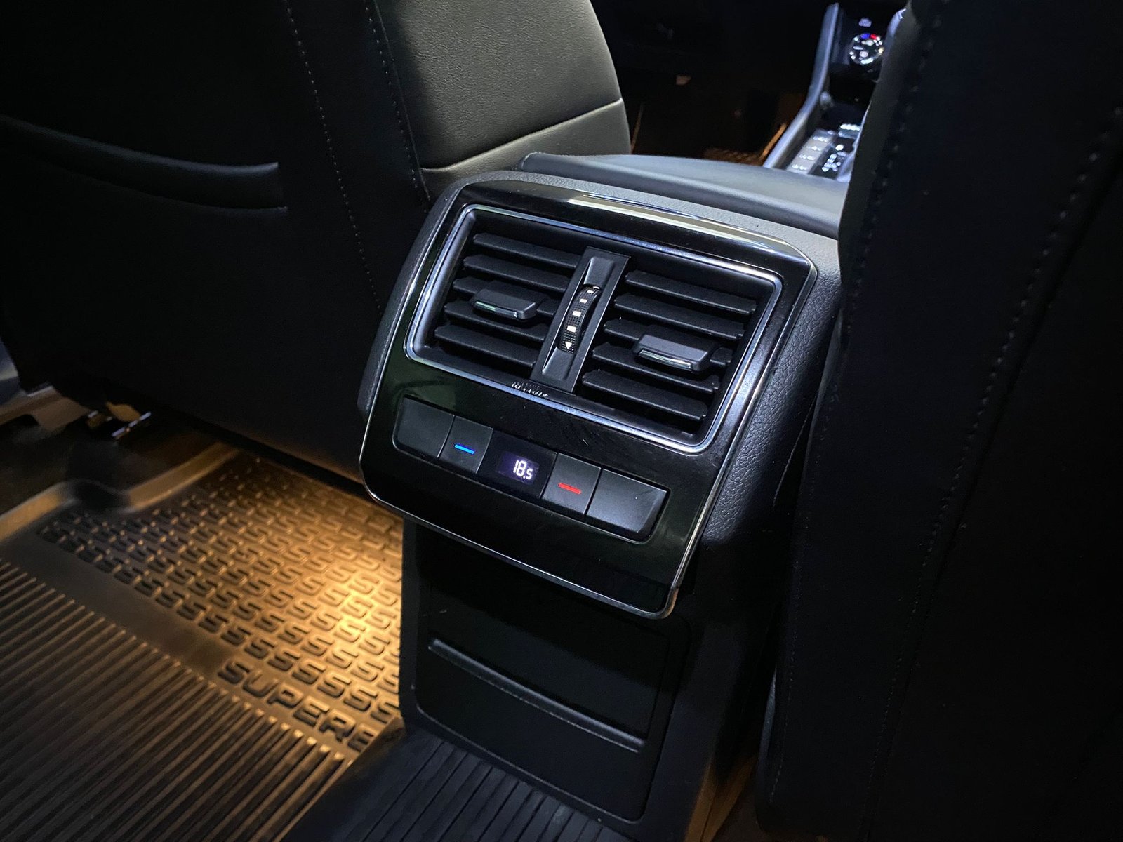 SKODA SUPERB 2.0 TDI DSG Style