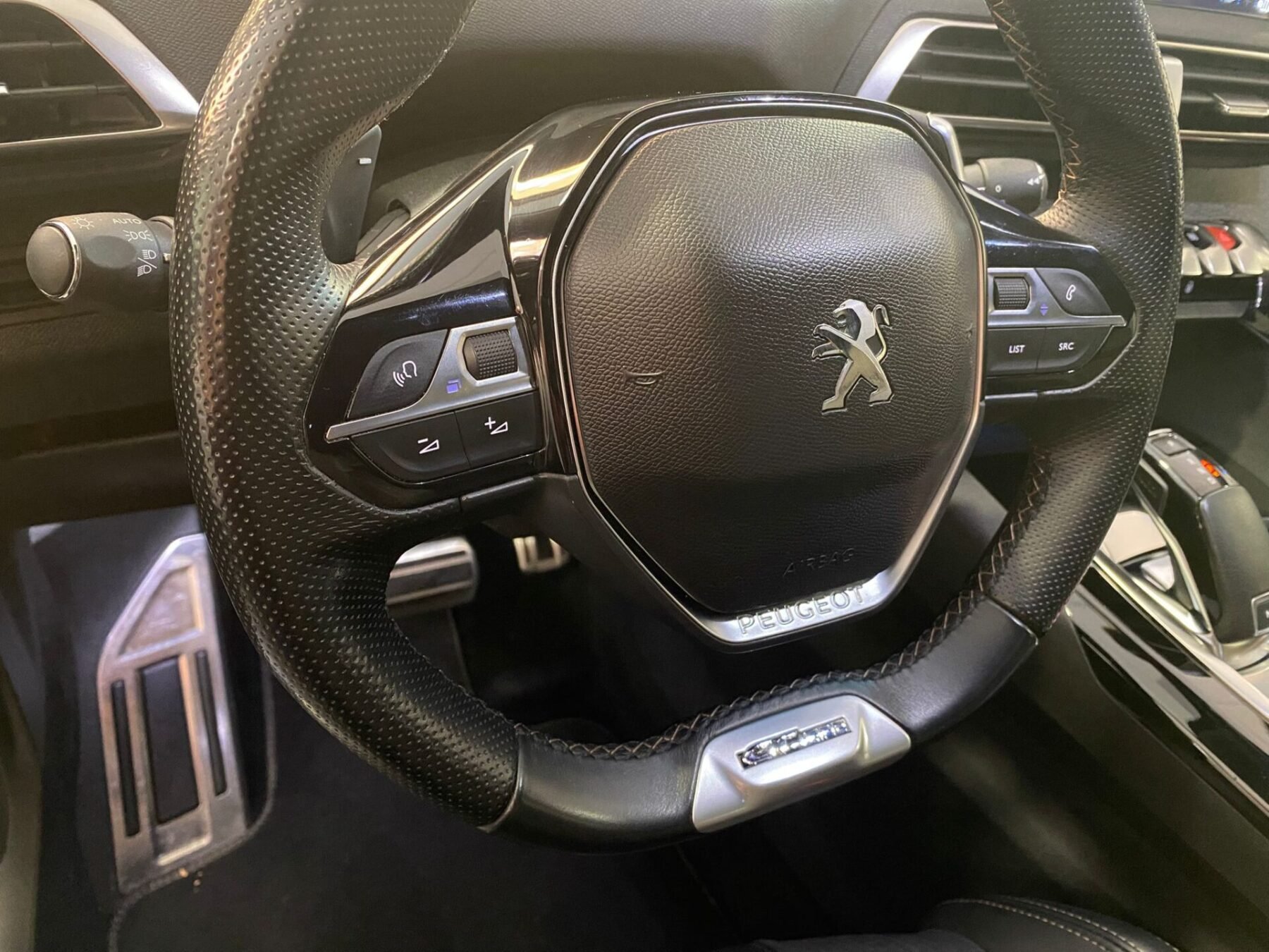 PEUGEOT 5008 GT Line 1.5L BlueHDi SS