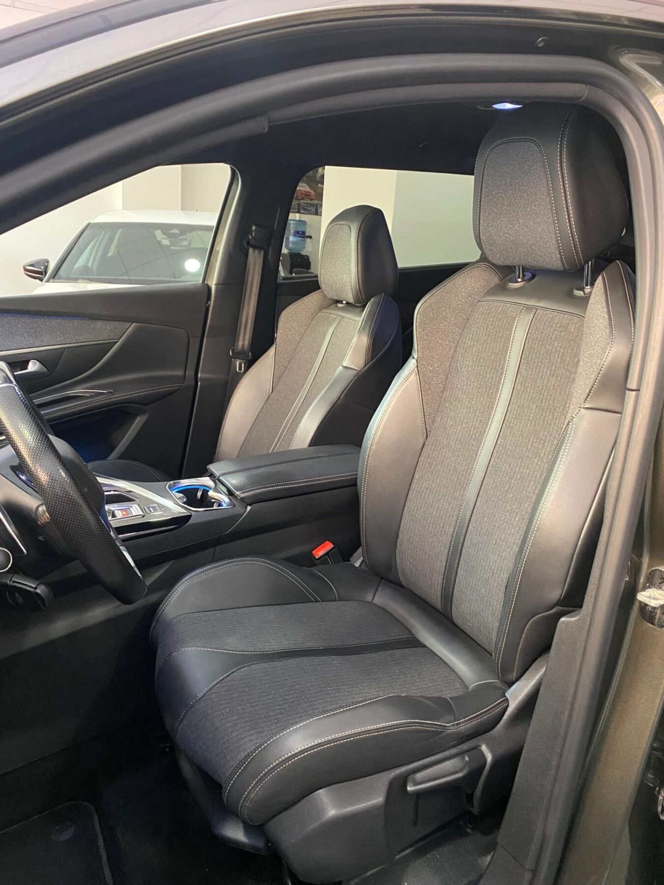 PEUGEOT 5008 GT Line 1.5L BlueHDi SS