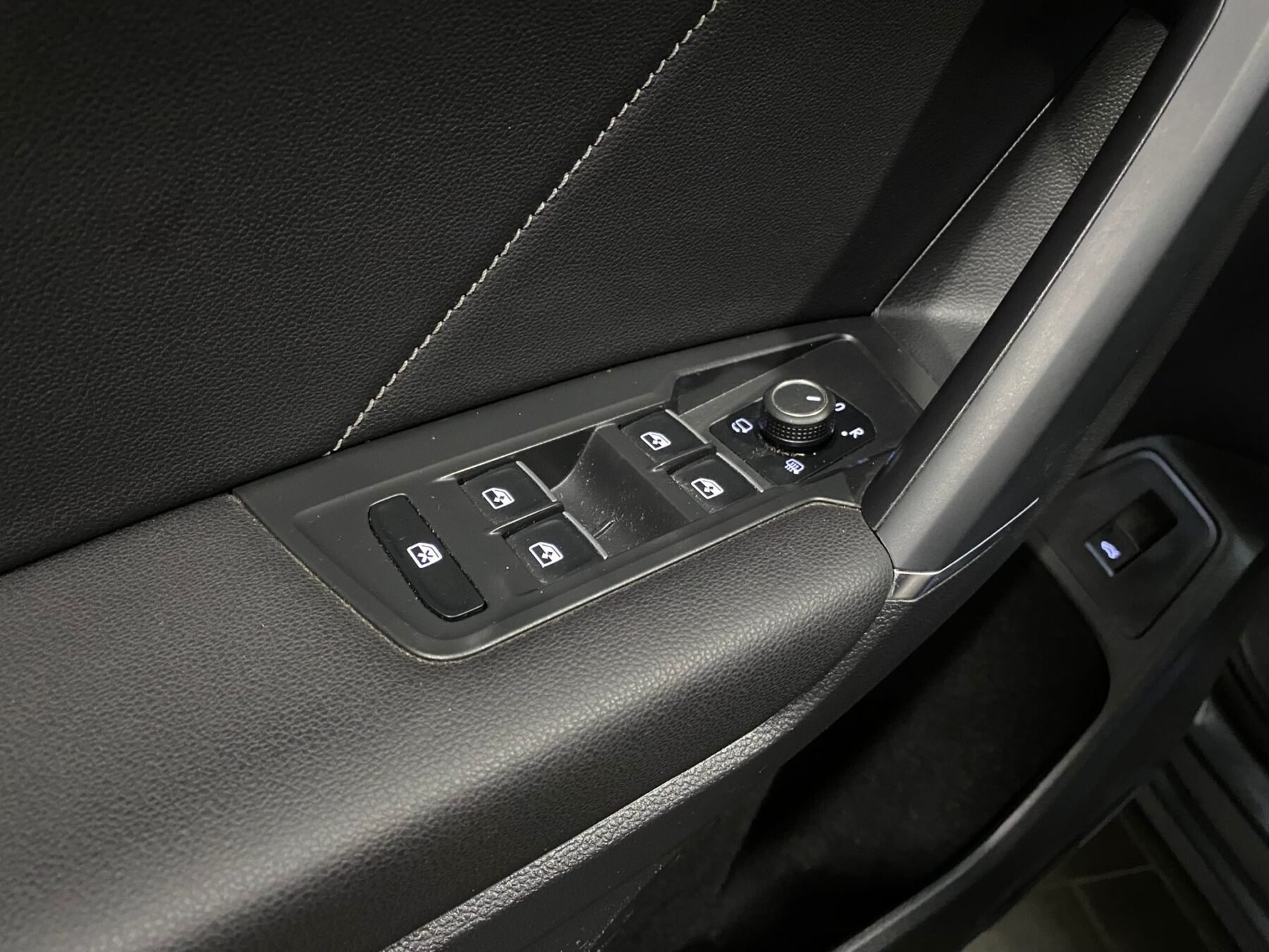 VOLKSWAGEN TIGUAN Allspace R-Line 2.0 TDI 4Motion DSG