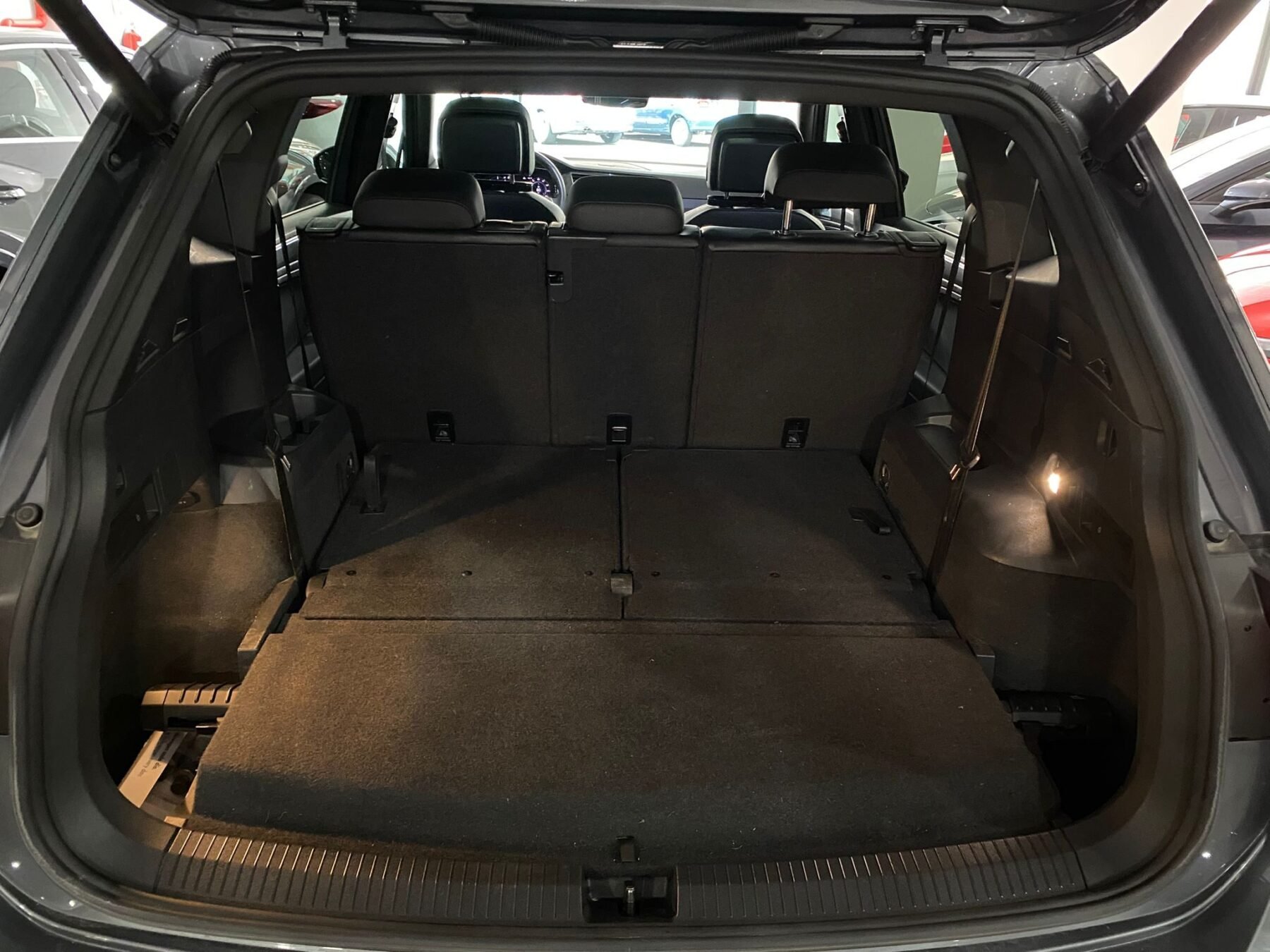 VOLKSWAGEN TIGUAN Allspace R-Line 2.0 TDI 4Motion DSG