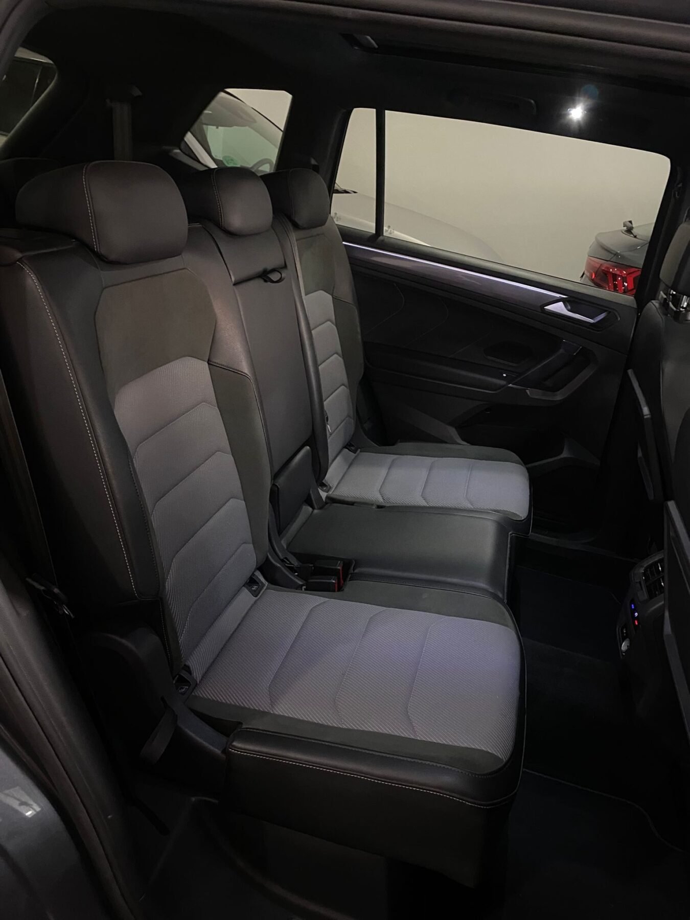 VOLKSWAGEN TIGUAN Allspace R-Line 2.0 TDI 4Motion DSG