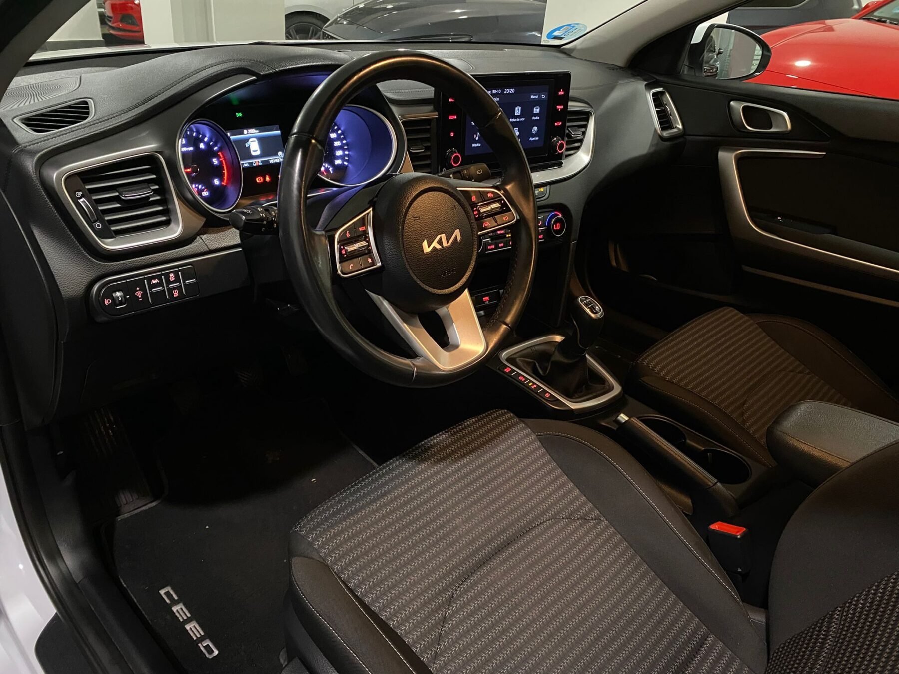 KIA CEED 1.6 MHEV iMT Drive