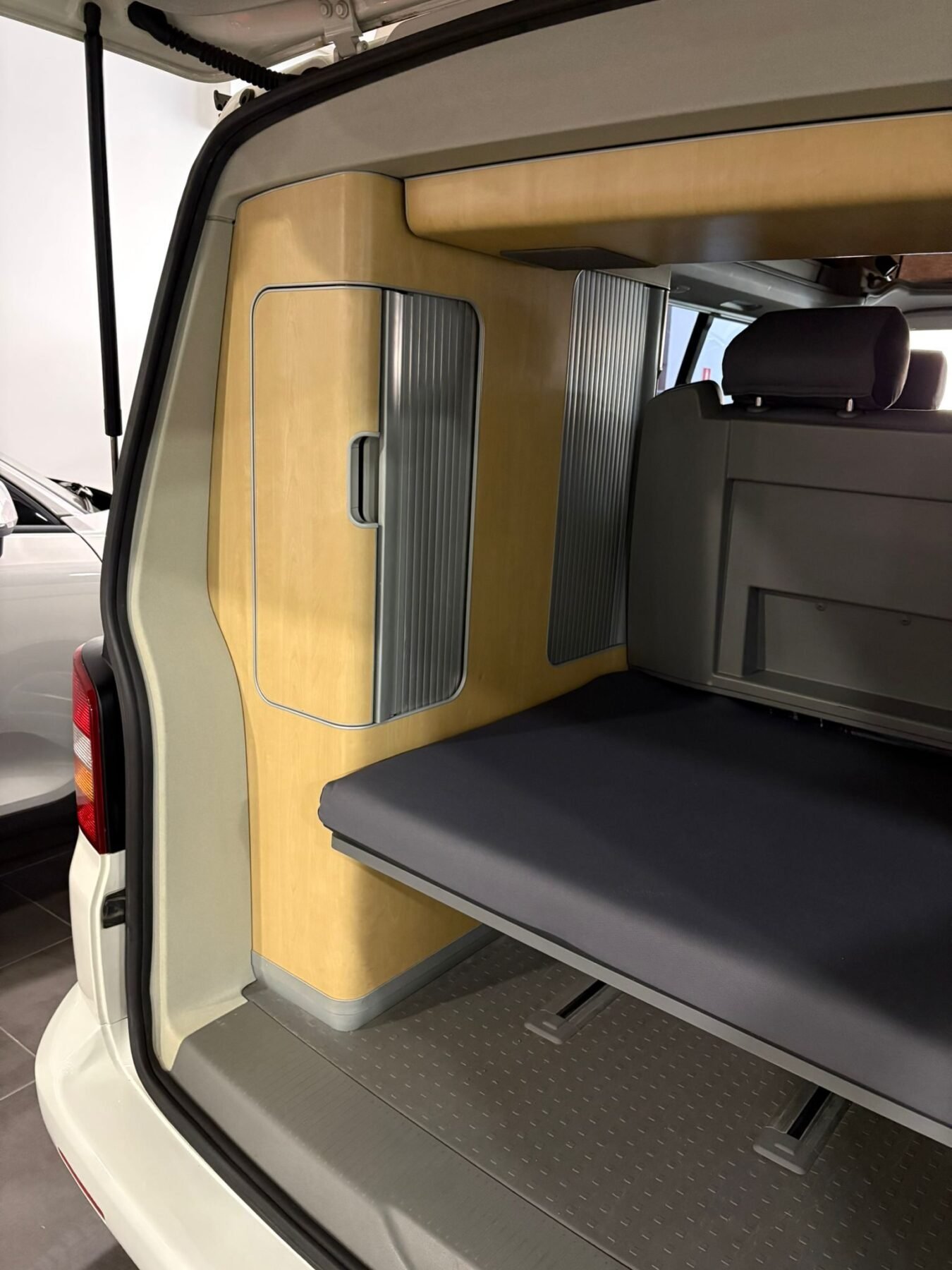 VOLKSWAGEN CALIFORNIA Comfortline 2.5 TDI