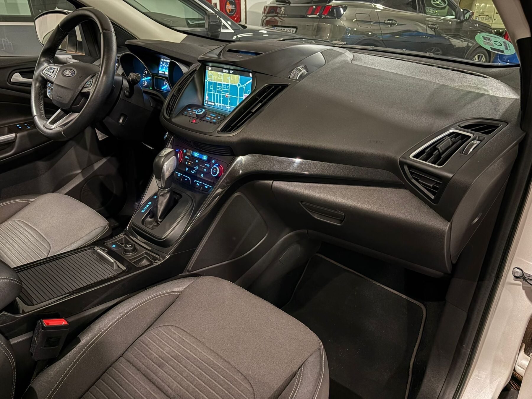 FORD KUGA 1.5 EcoBoost 4x4 Titanium Auto