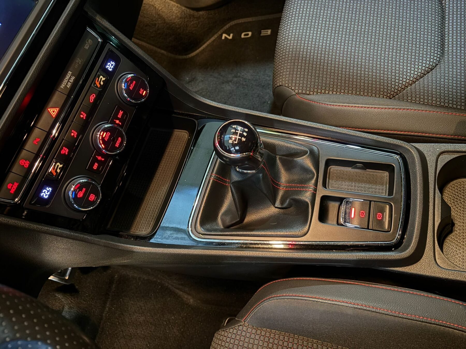 SEAT LEON ST 2.0 TDI StSp FR