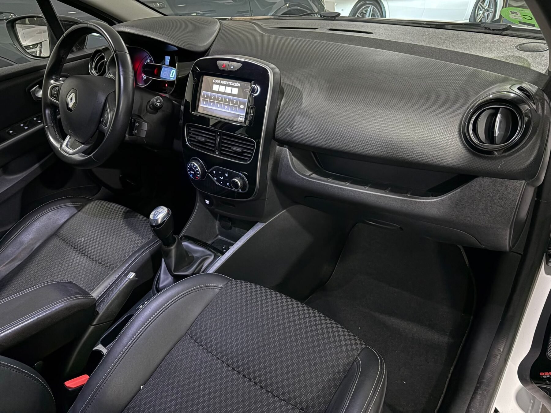 RENAULT Clio Limited Energy TCe 