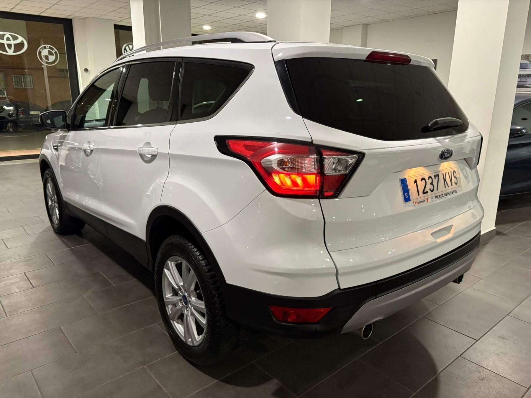 FORD KUGA 1.5 EcoBoost 4x2 Titanium