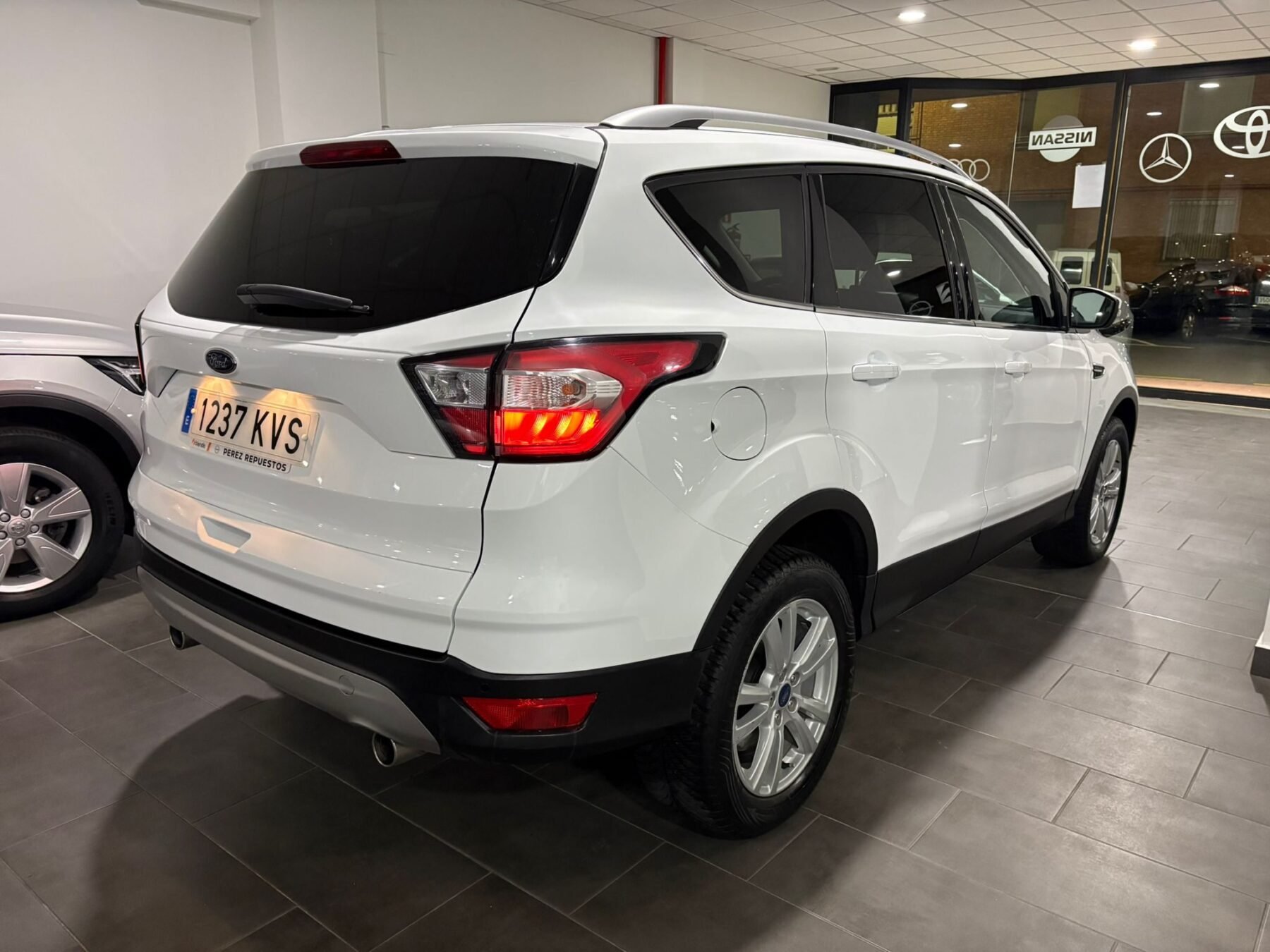 FORD KUGA 1.5 EcoBoost 4x2 Titanium