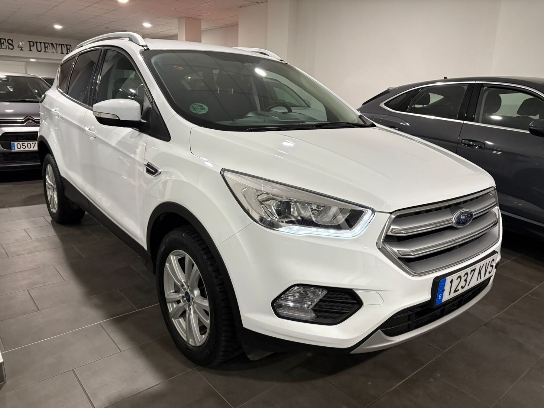 FORD KUGA 1.5 EcoBoost 4x2 Titanium