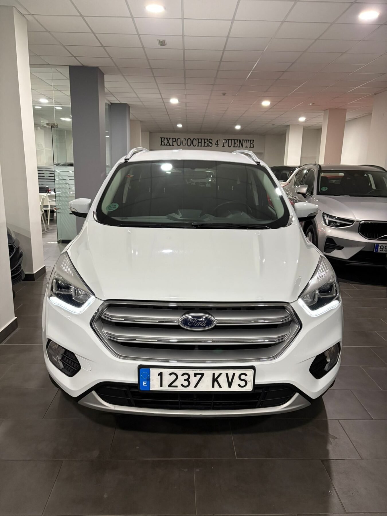 FORD KUGA 1.5 EcoBoost 4x2 Titanium