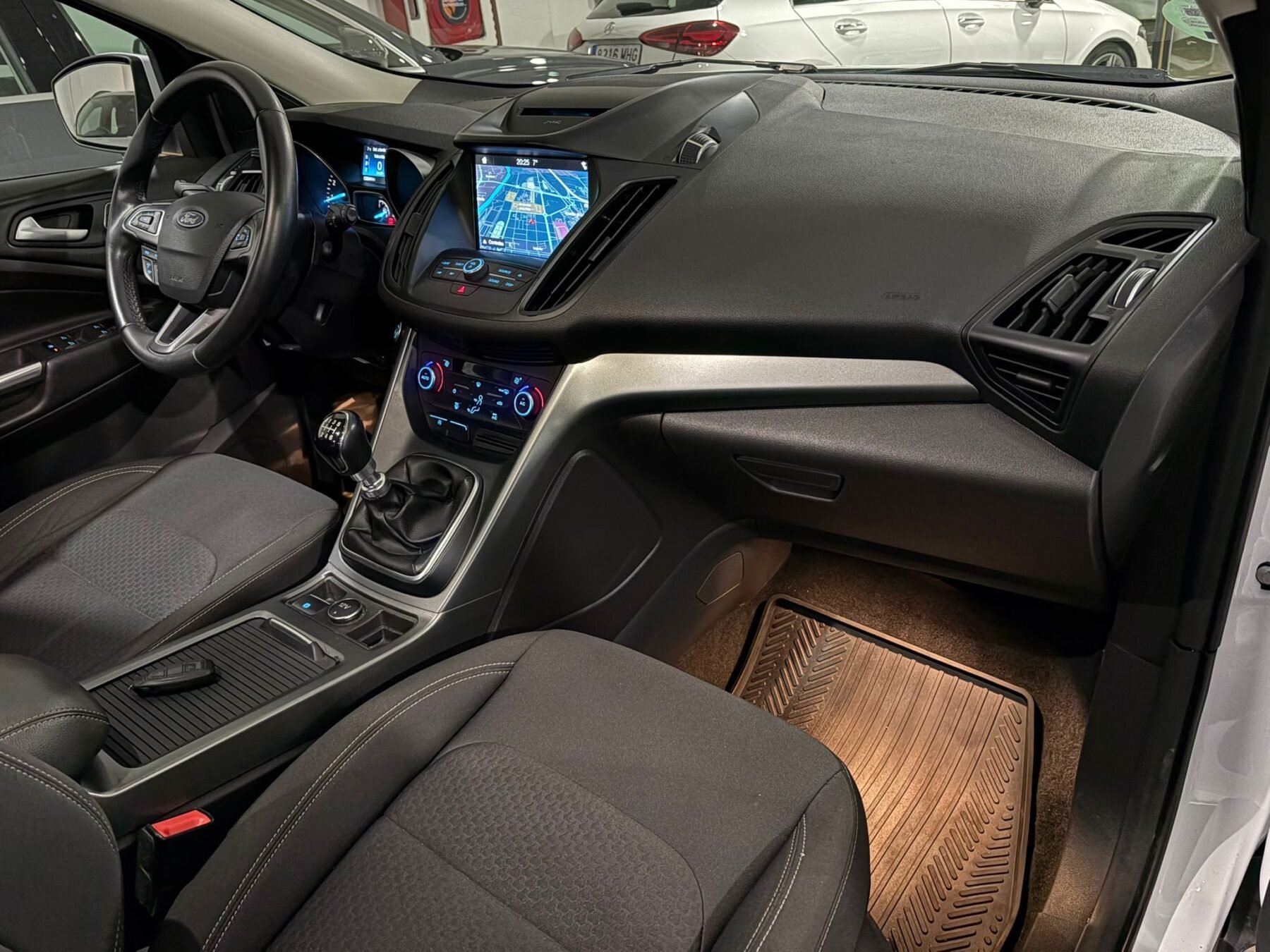 FORD KUGA 1.5 EcoBoost 4x2 Titanium