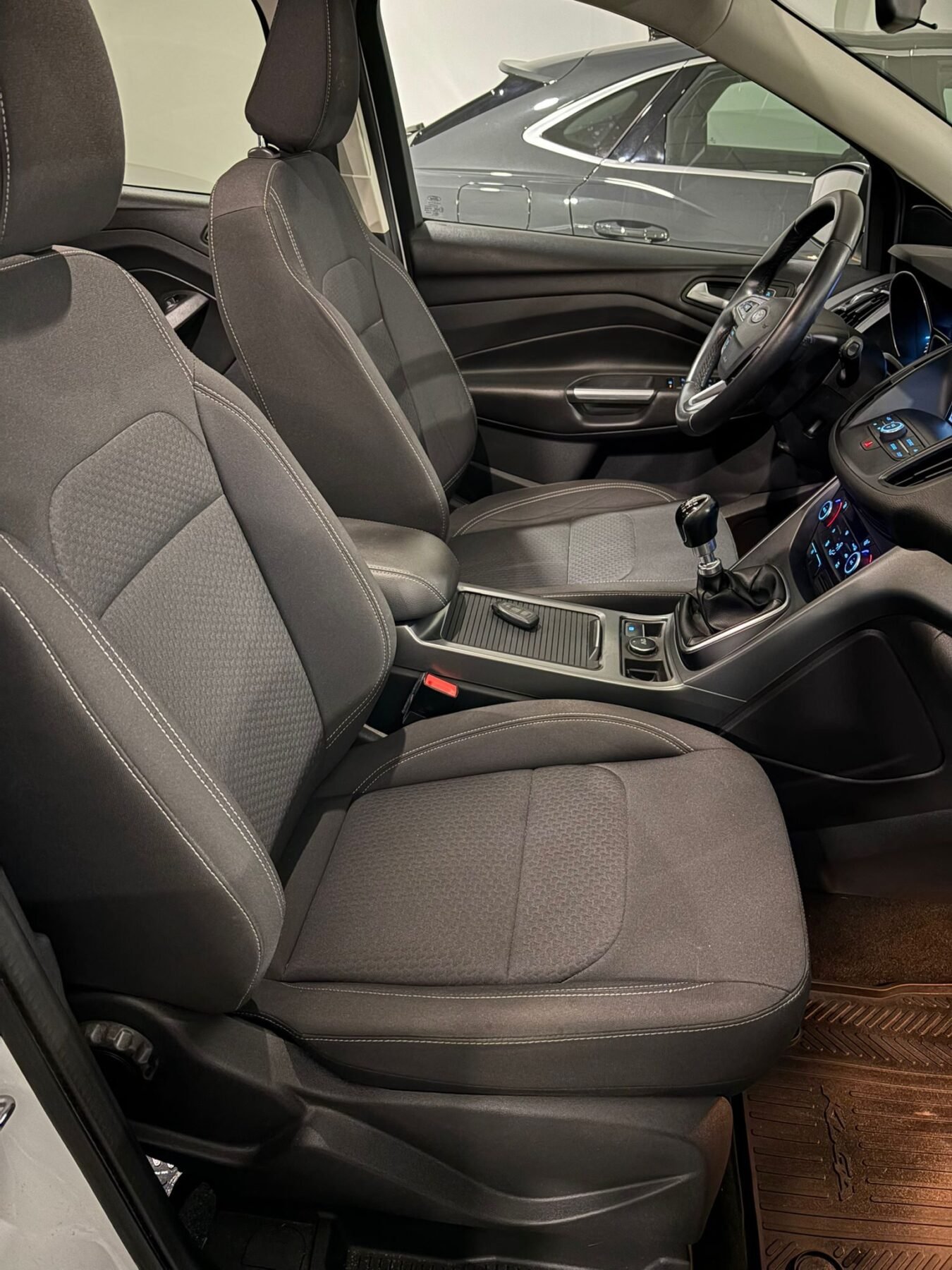 FORD KUGA 1.5 EcoBoost 4x2 Titanium