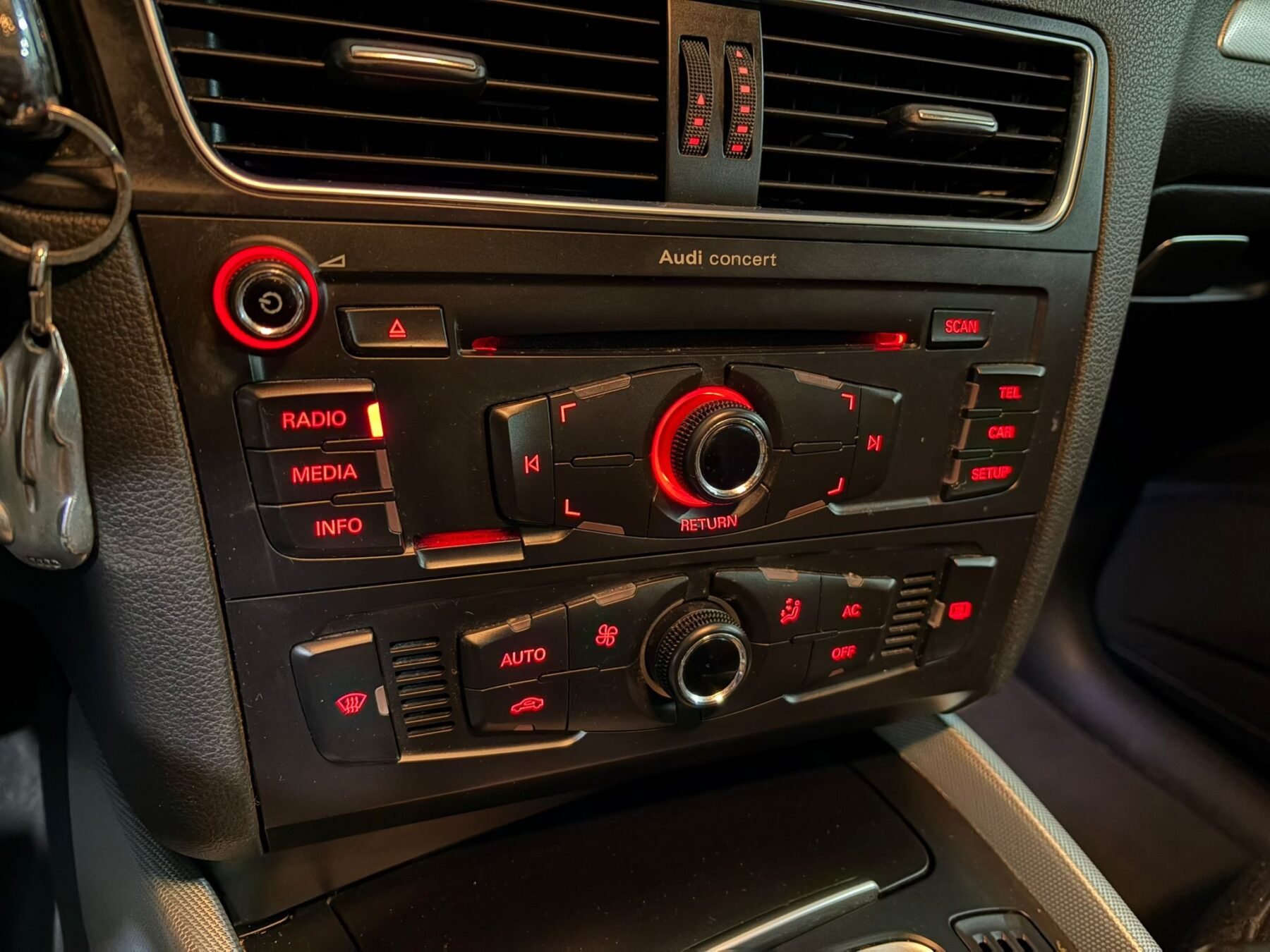 AUDI Q5 2.0 TDI quattro