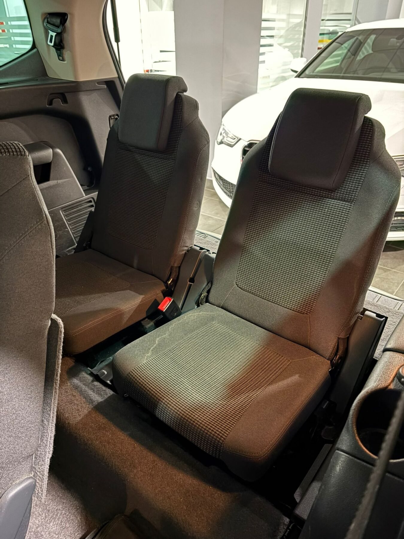 PEUGEOT 5008 Allure 1.6 BlueHDi 120 EAT6