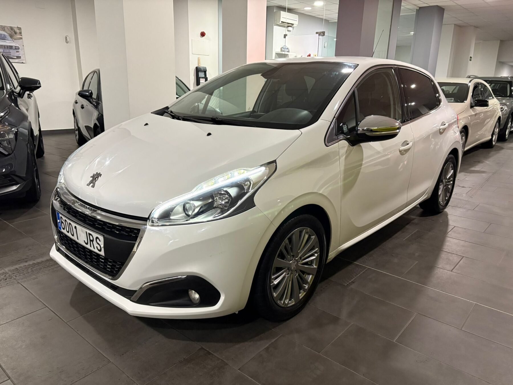 PEUGEOT 208 ALLURE 1.6 BlueHDi 100