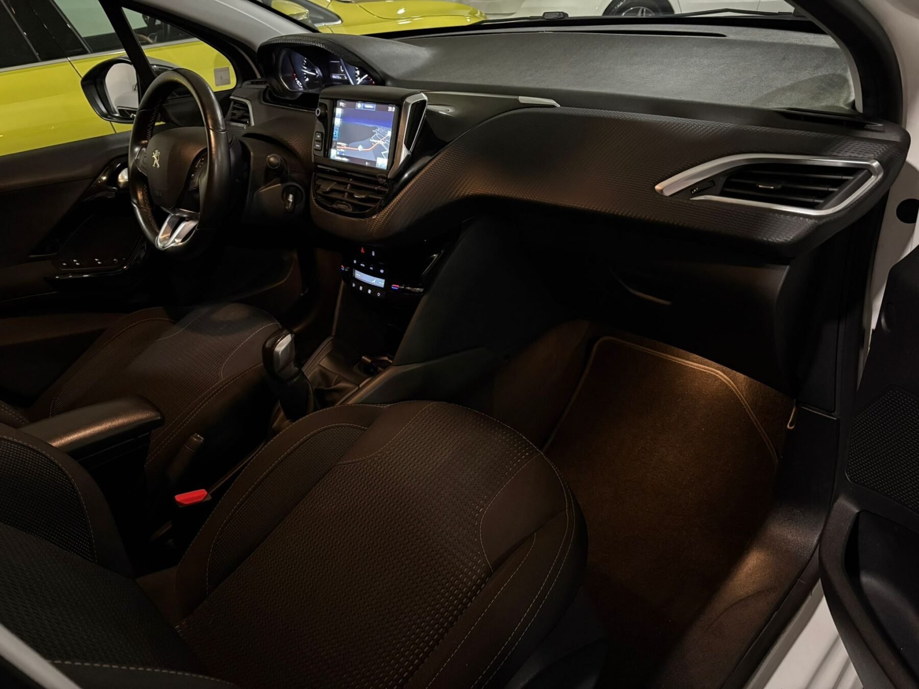 PEUGEOT 208 ALLURE 1.6 BlueHDi 100