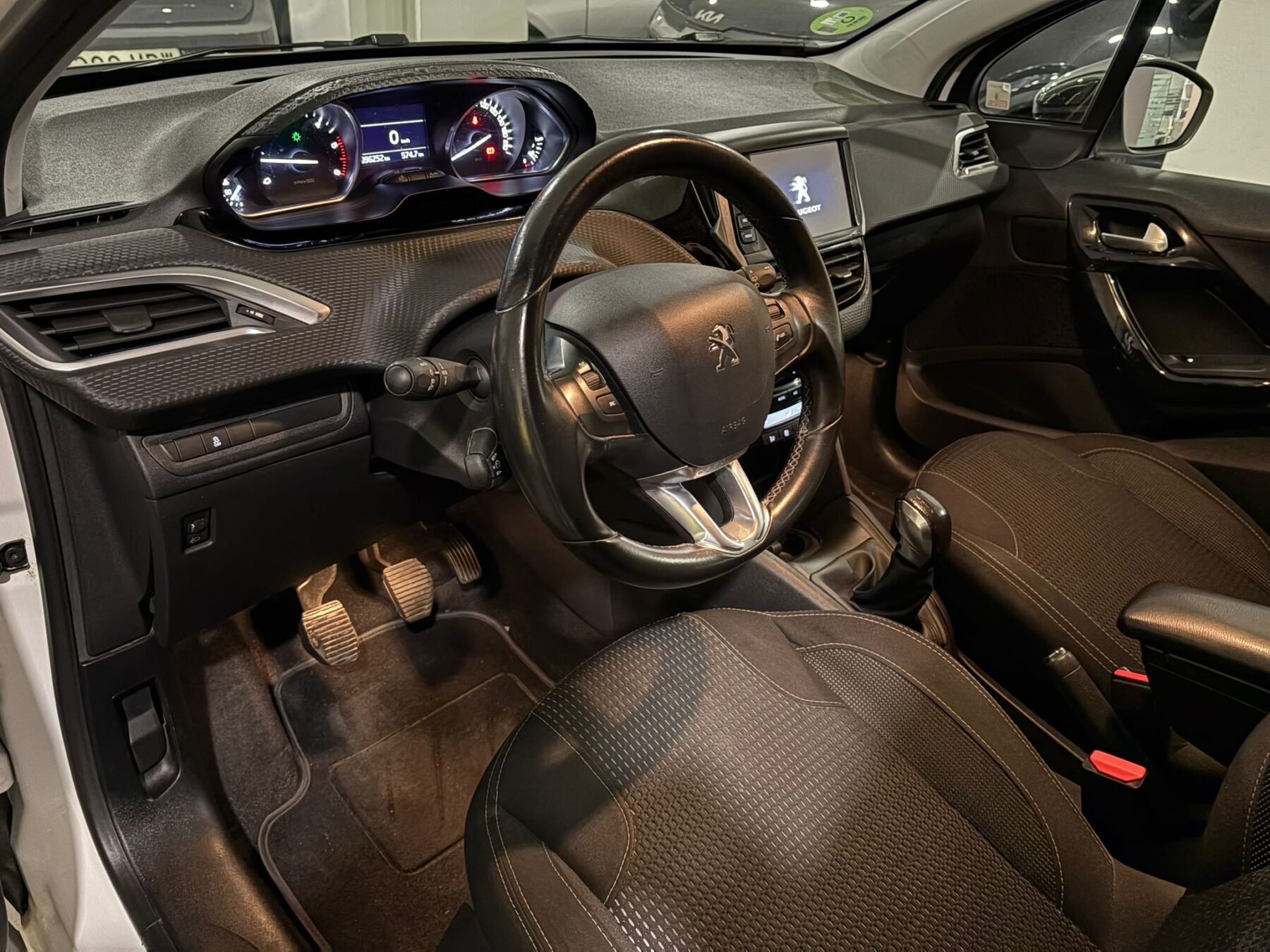 PEUGEOT 208 ALLURE 1.6 BlueHDi 100