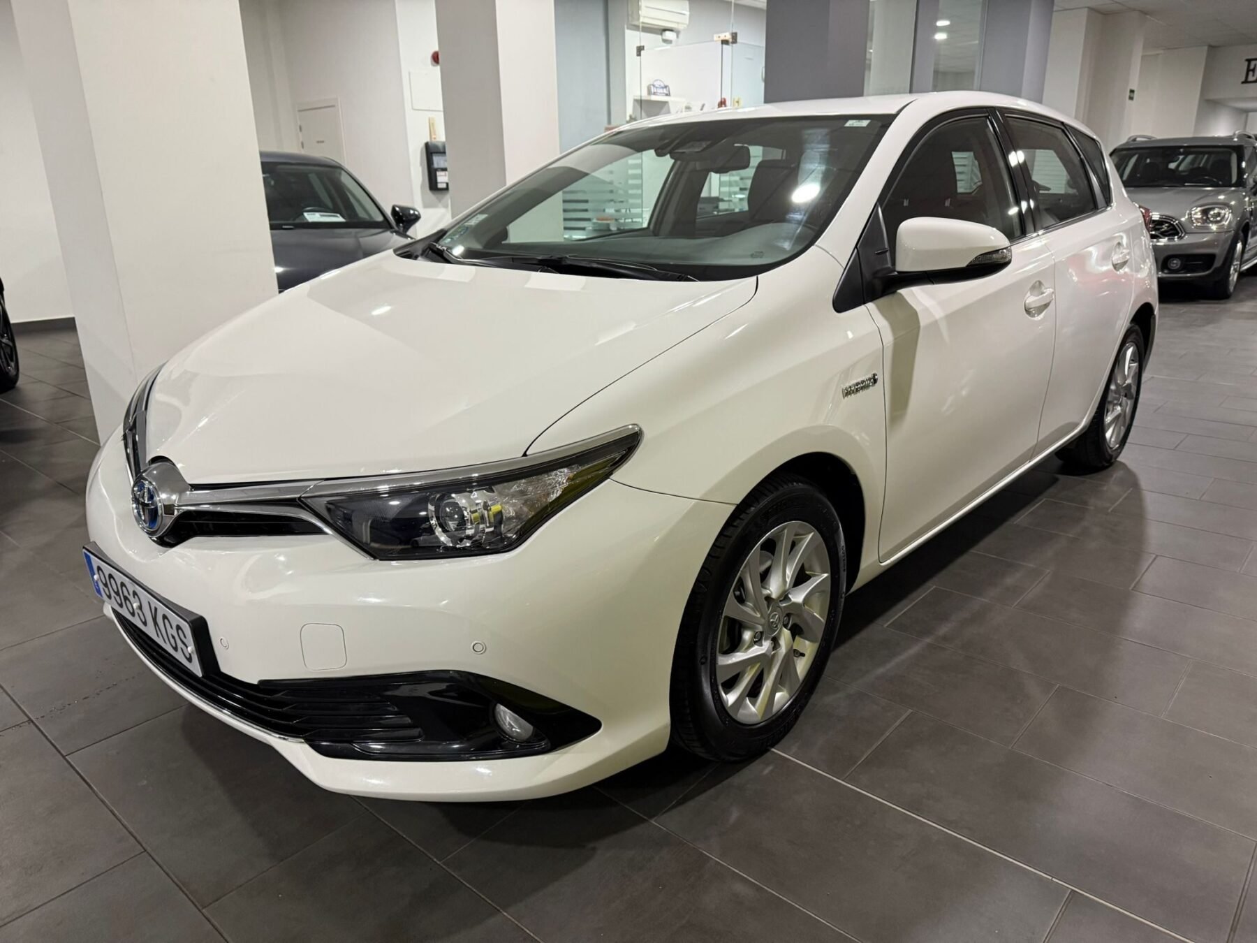 TOYOTA AURIS 1.8 140H Hybrid Active