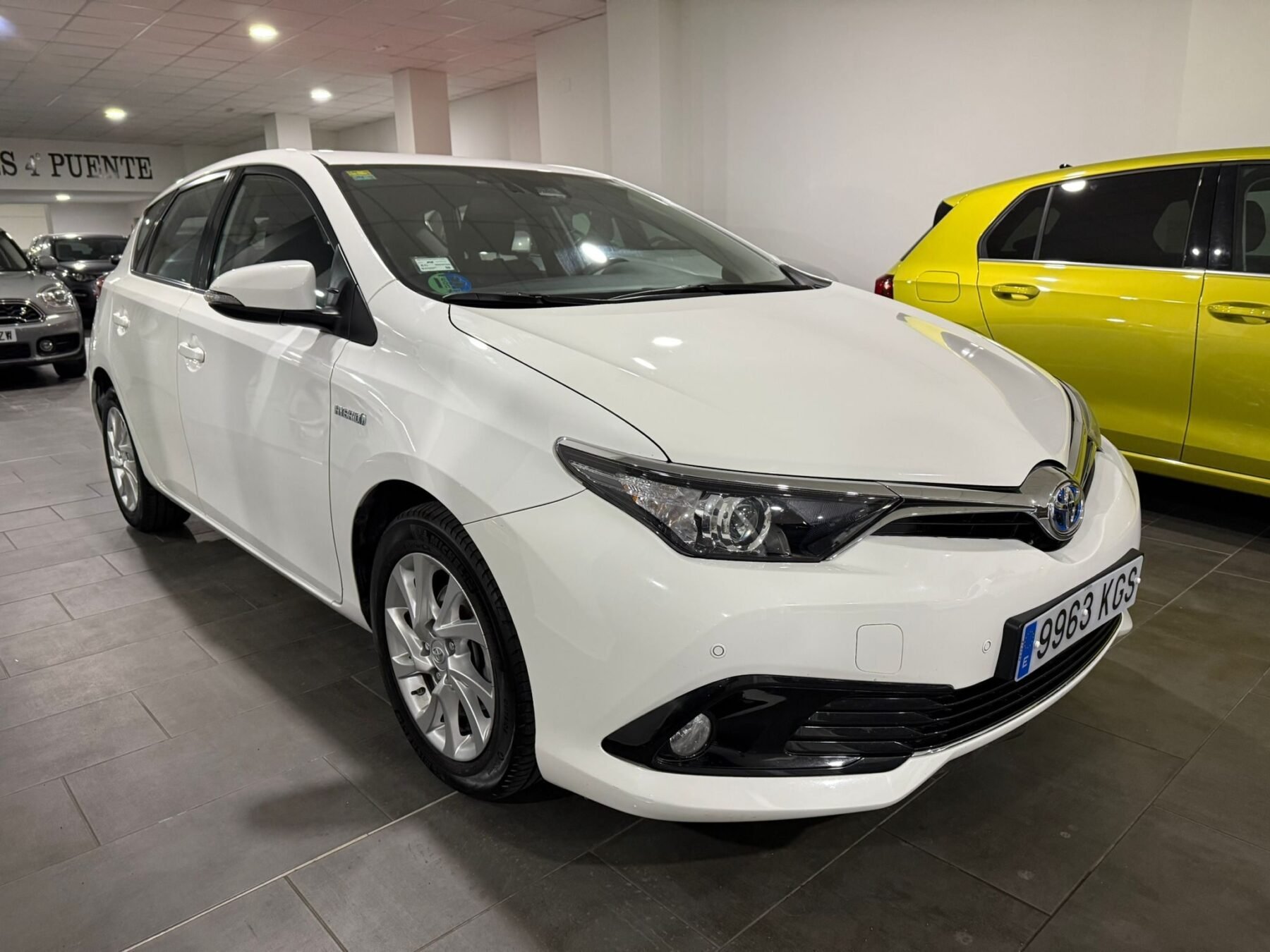 TOYOTA AURIS 1.8 140H Hybrid Active