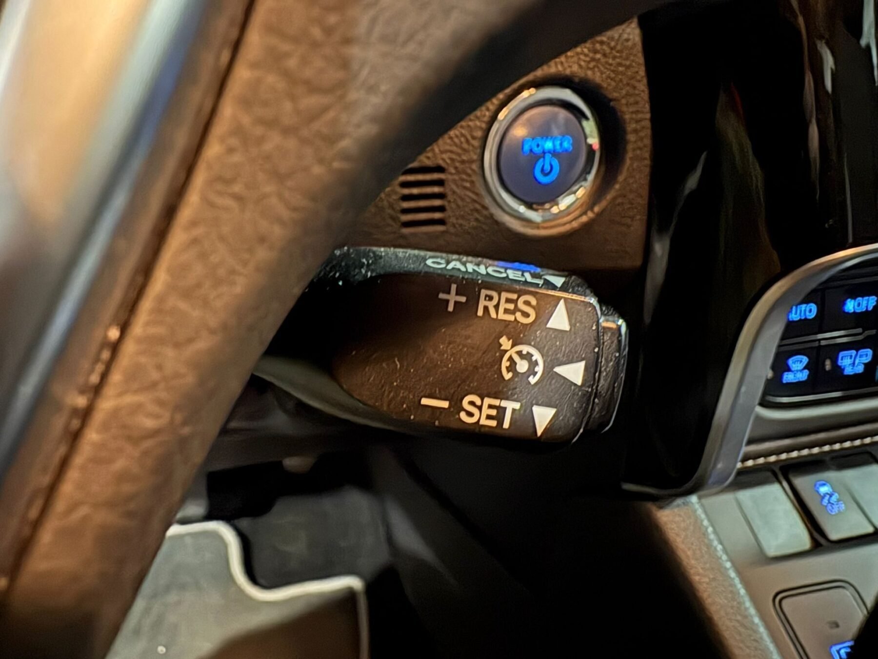 TOYOTA AURIS 1.8 140H Hybrid Active