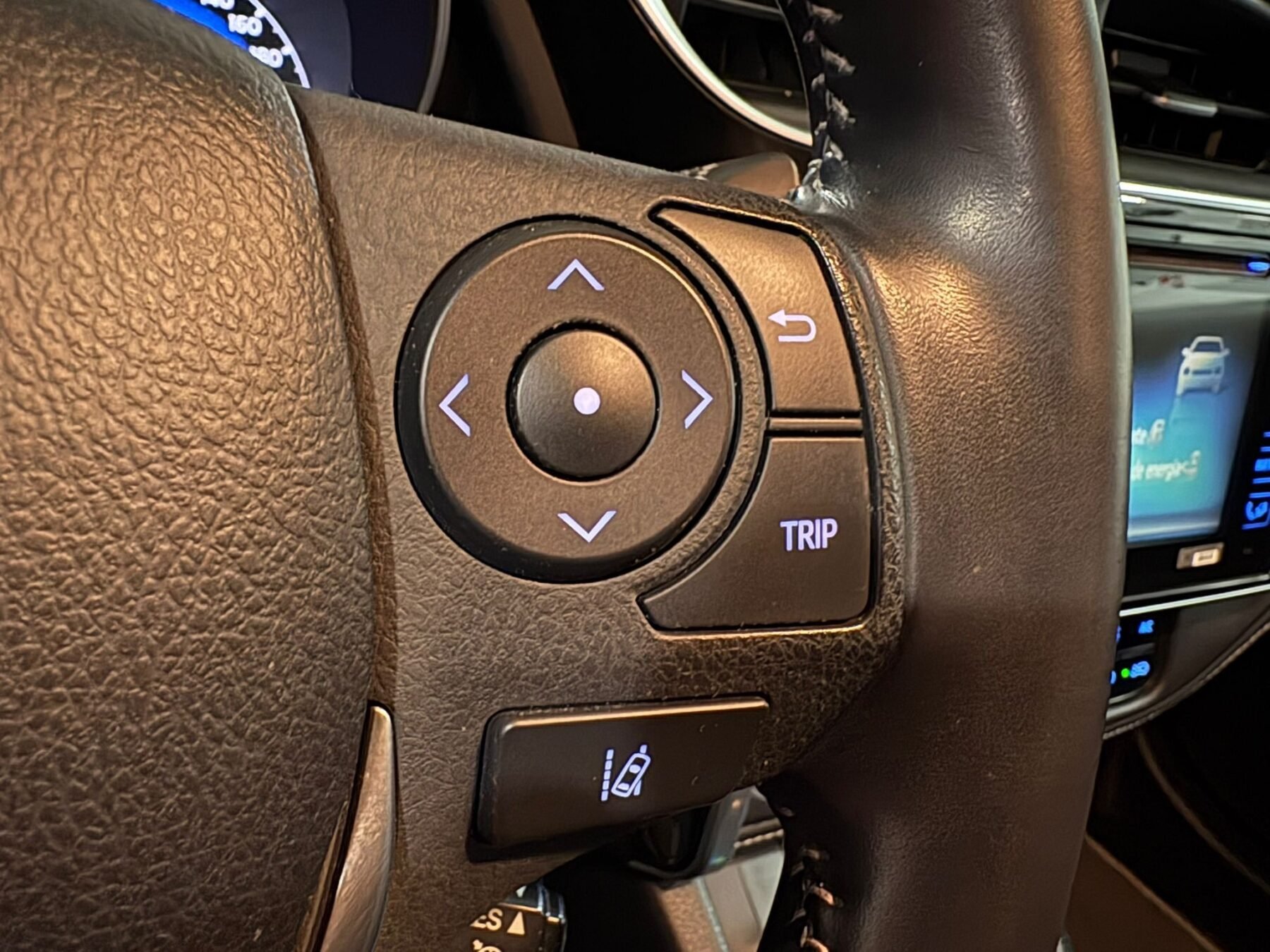 TOYOTA AURIS 1.8 140H Hybrid Active