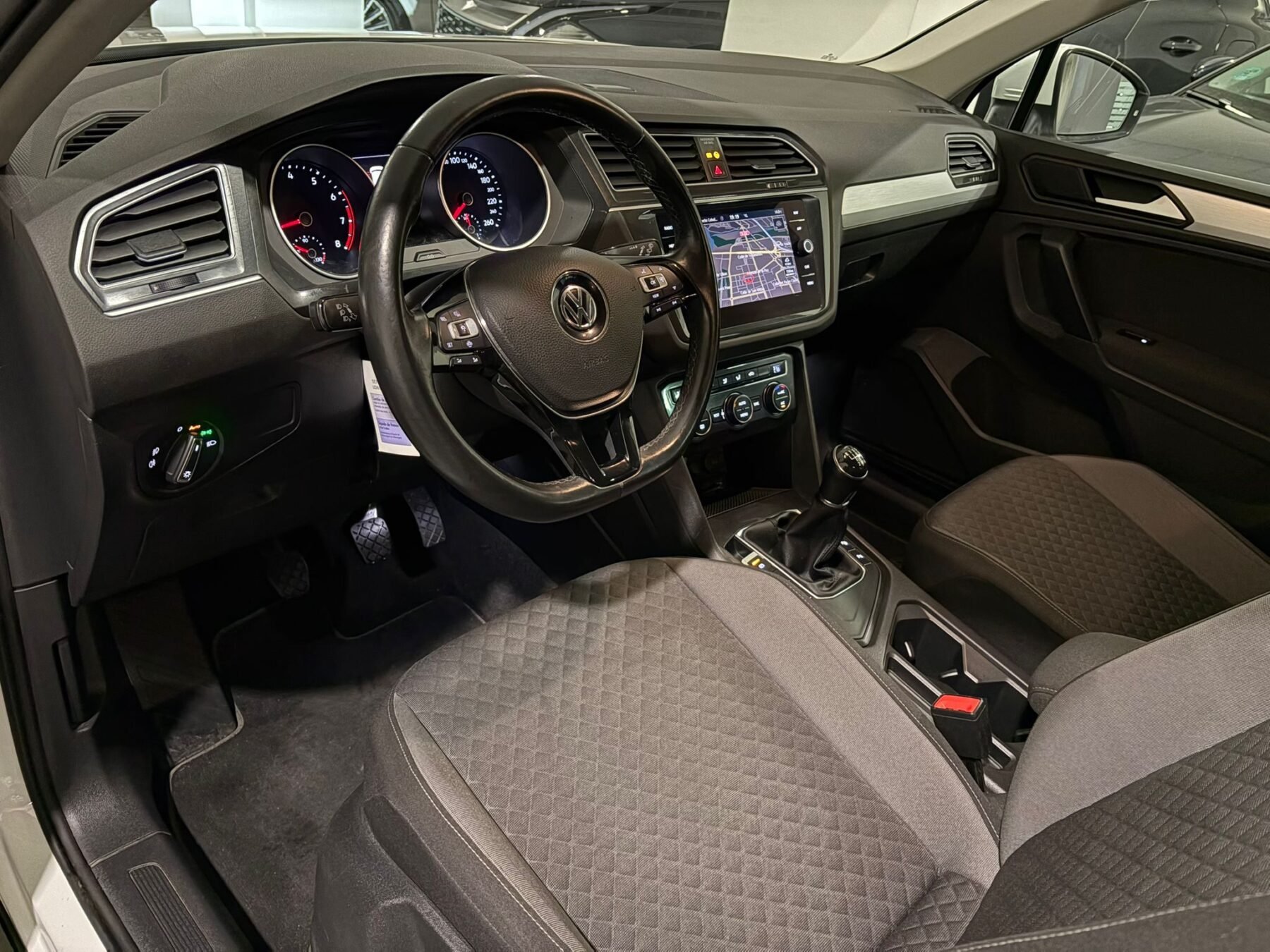 VOLKSWAGEN TIGUAN Advance 1.5 TSI