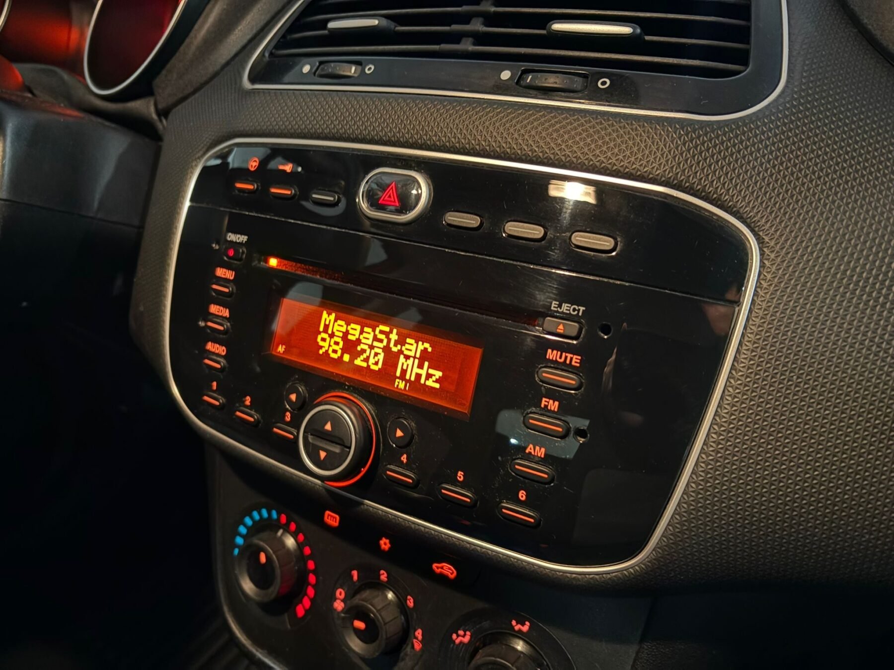 FIAT PUNTO 1.2 8v Pop 67 CV 