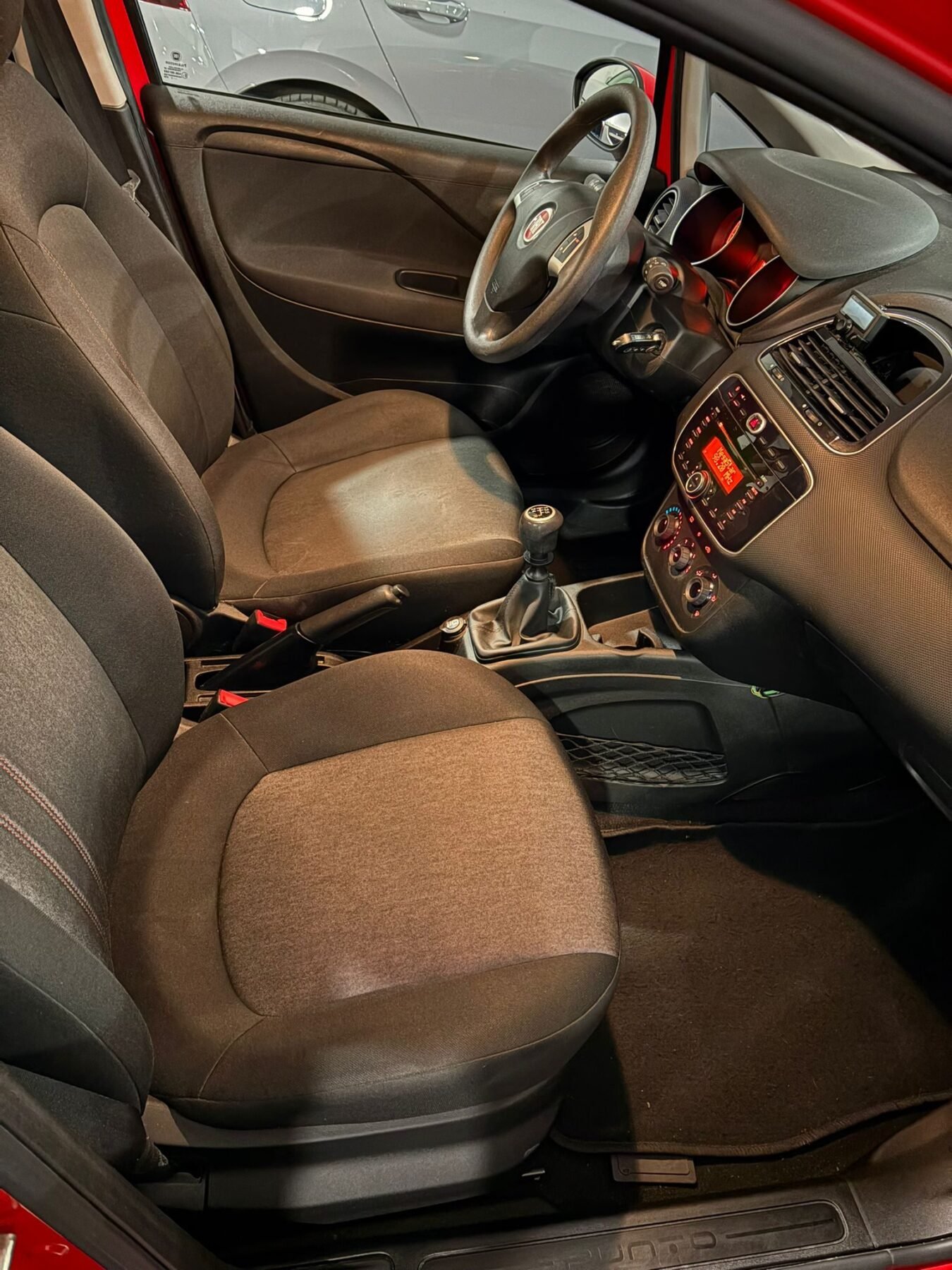 FIAT PUNTO 1.2 8v Pop 67 CV 