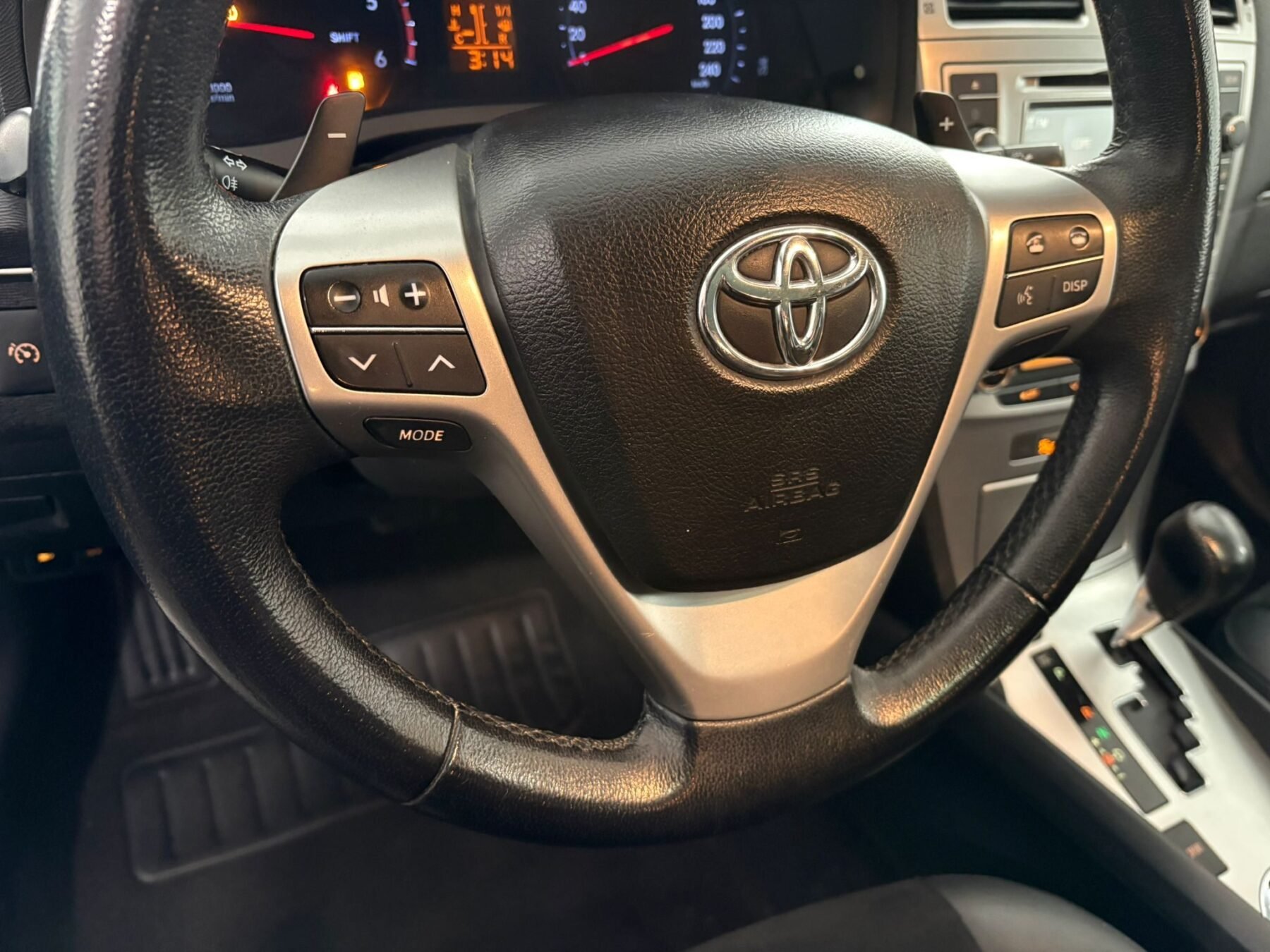 TOYOTA AVENSIS 150D Executive AutoDrive Cross Sport