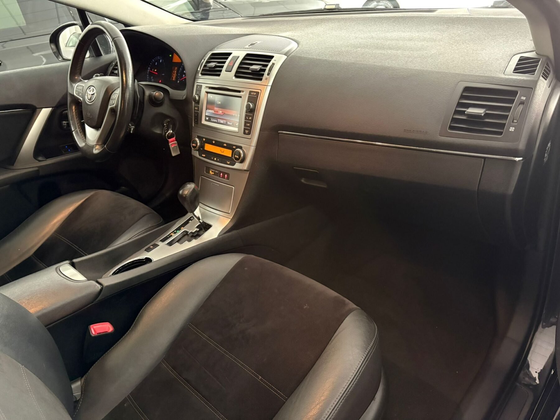 TOYOTA AVENSIS 150D Executive AutoDrive Cross Sport