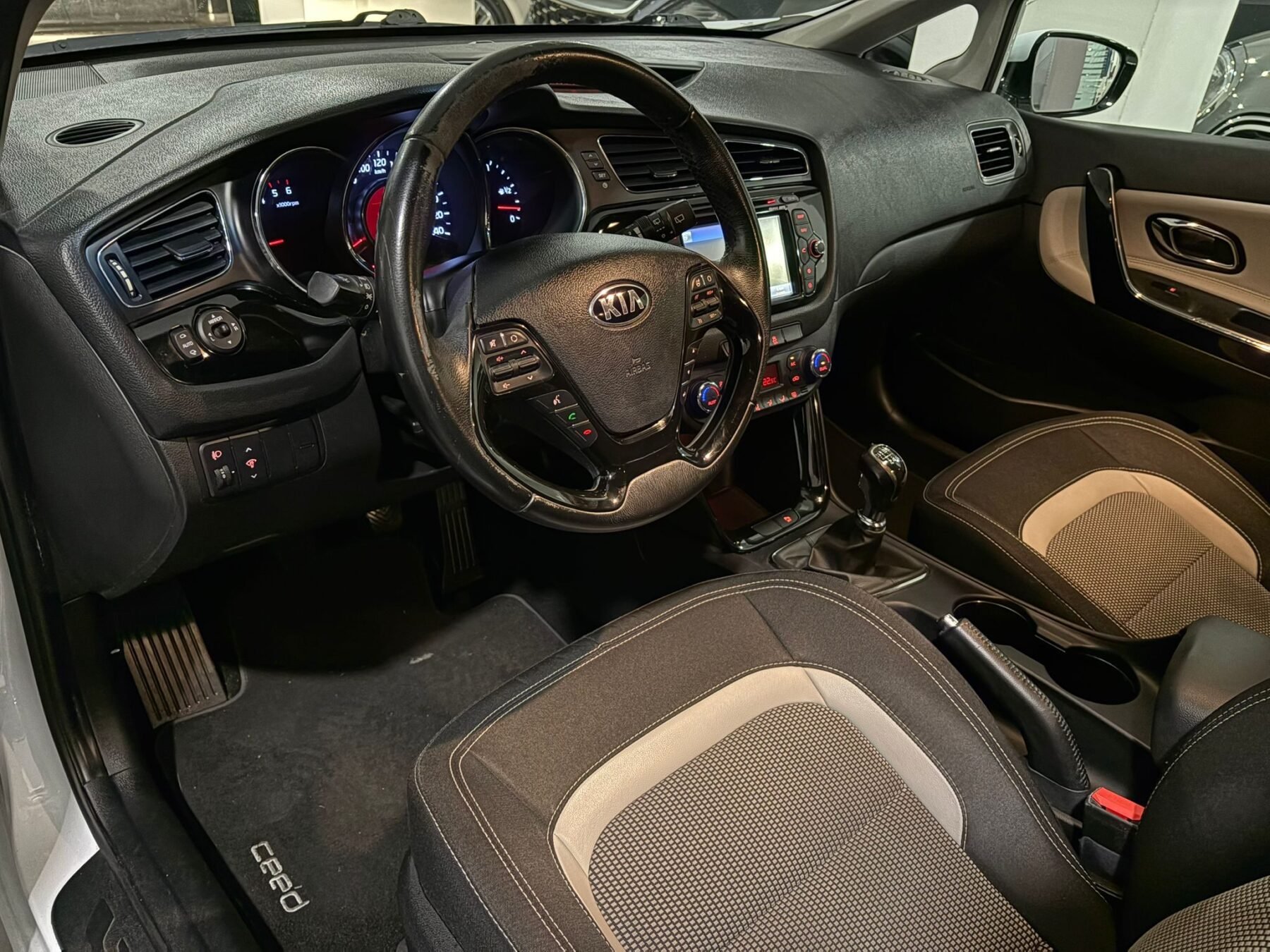 KIA CEED 1.4 CRDi WGT Drive