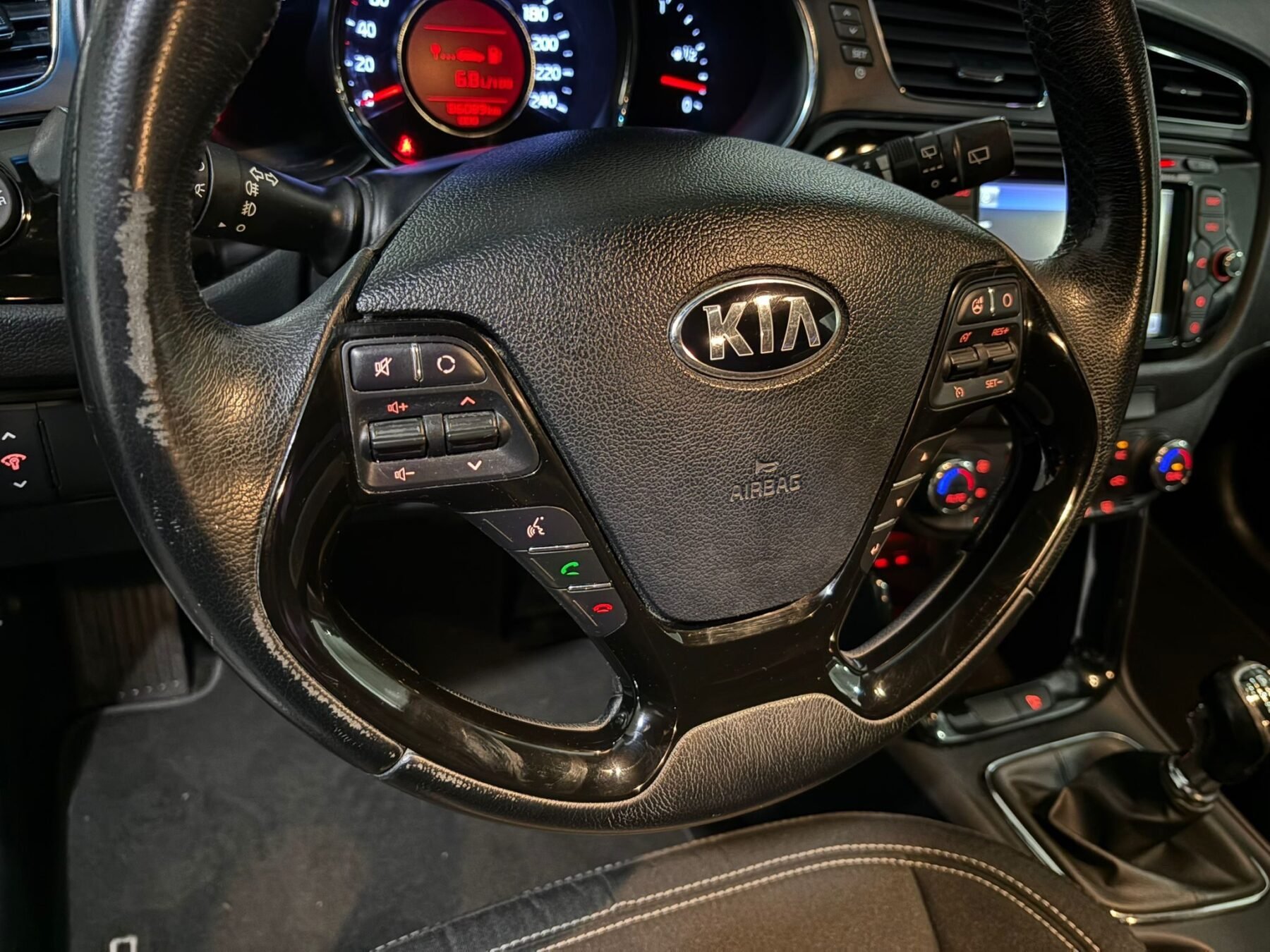 KIA CEED 1.4 CRDi WGT Drive