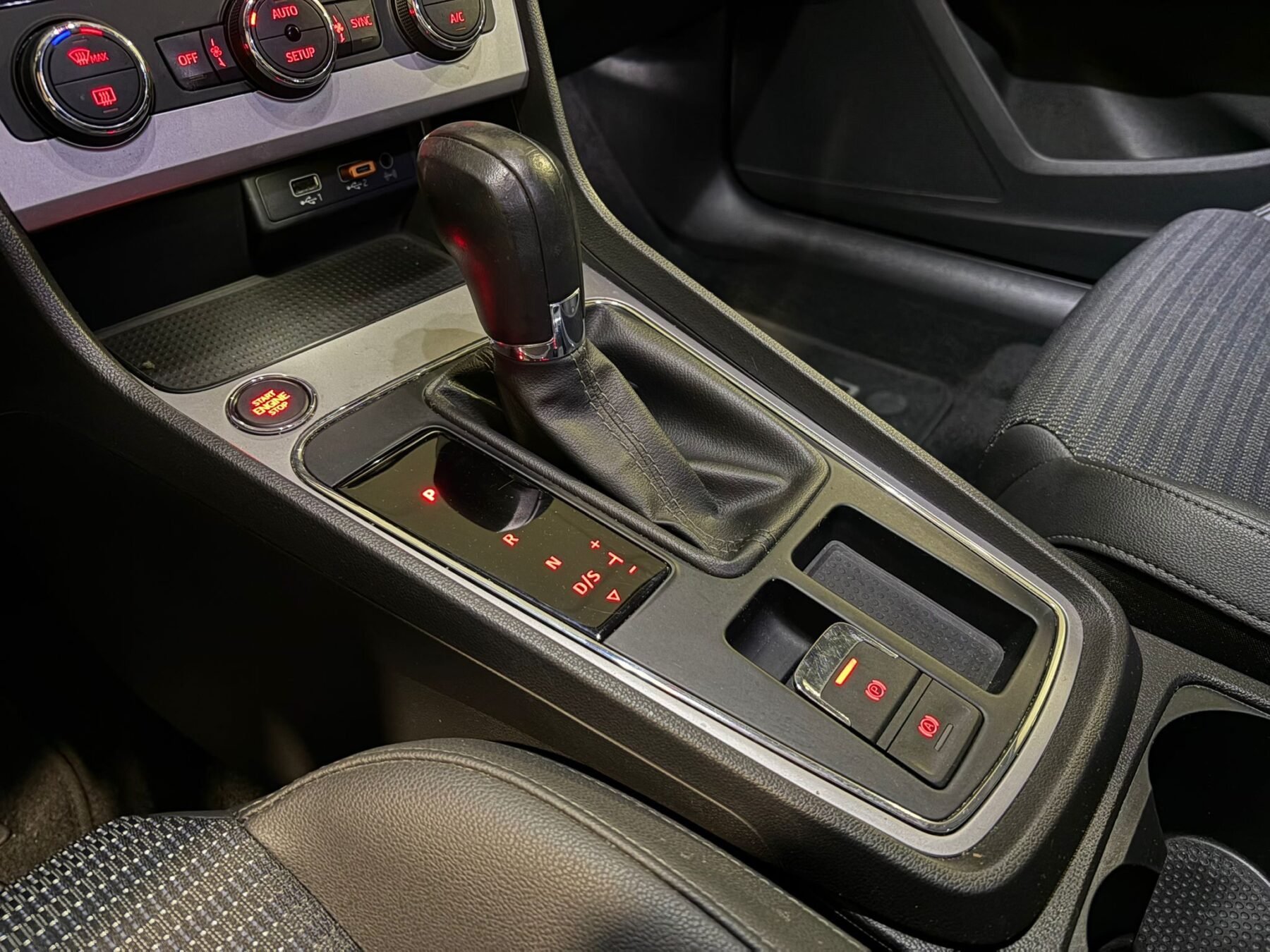 SEAT LEON 1.4 TSI ACT DSG7 StSp Xcel