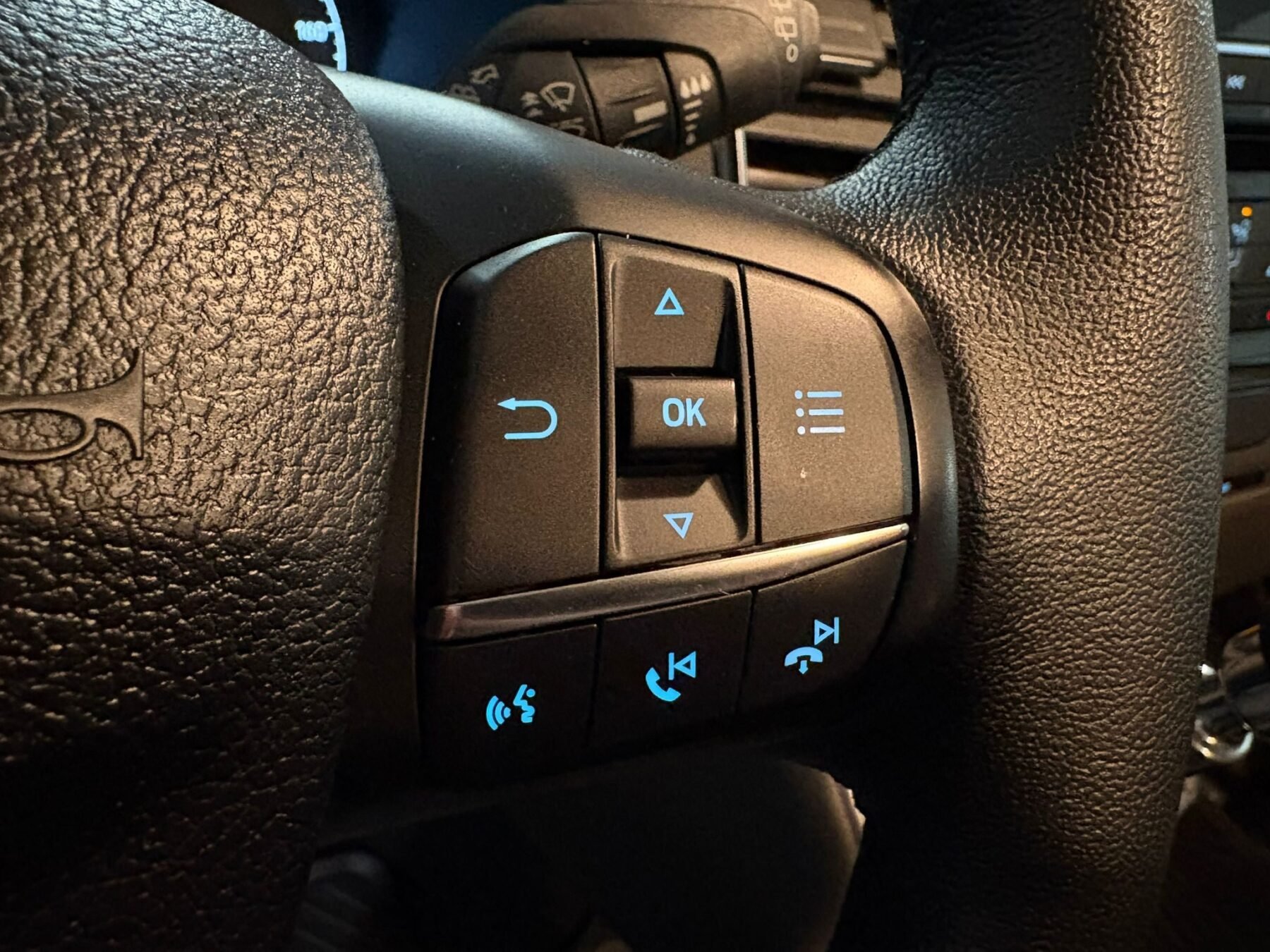 FORD TRANSIT Custom Kombi 2.0 TDCI 320 L1 Sport