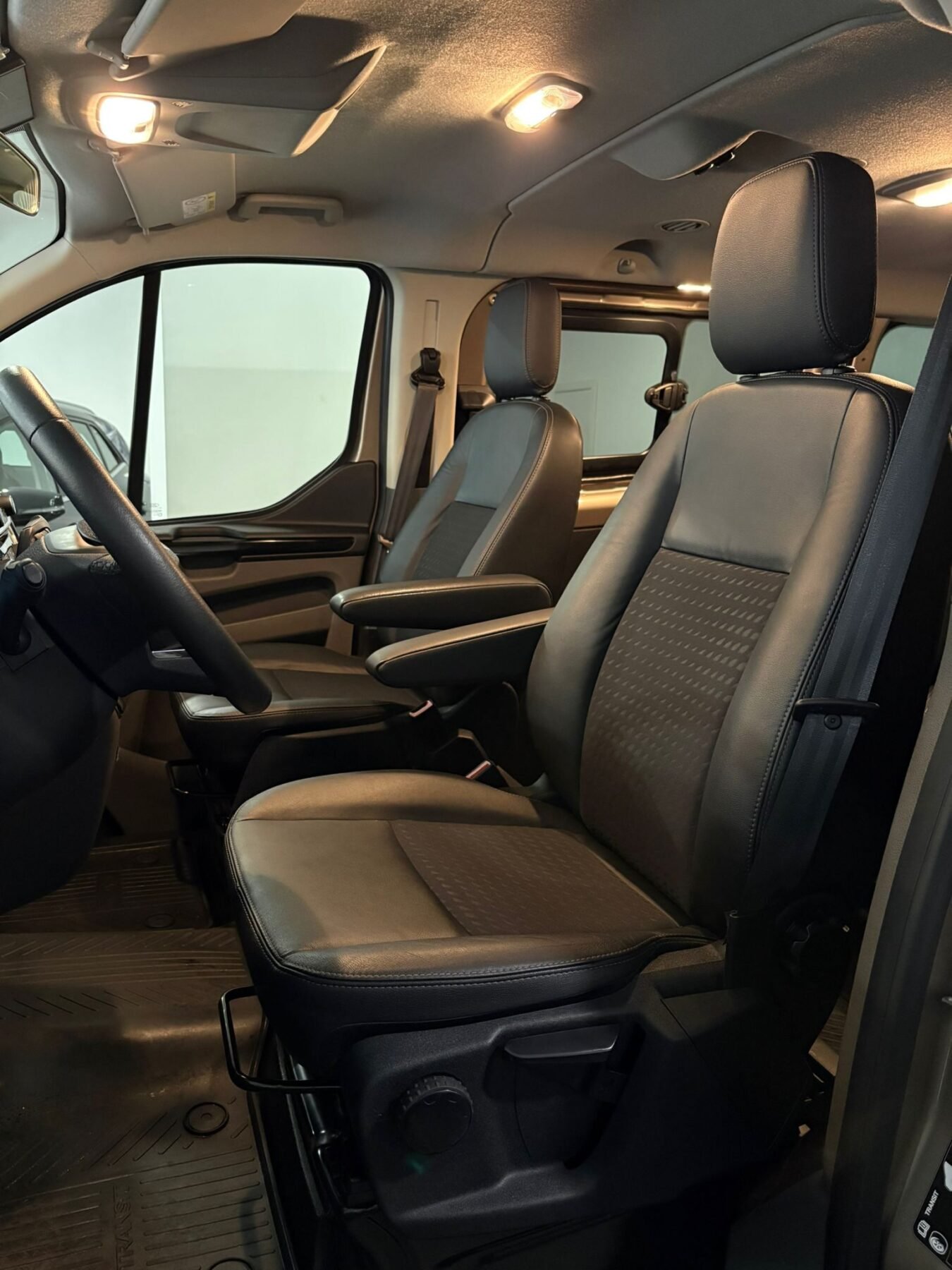 FORD TRANSIT Custom Kombi 2.0 TDCI 320 L1 Sport