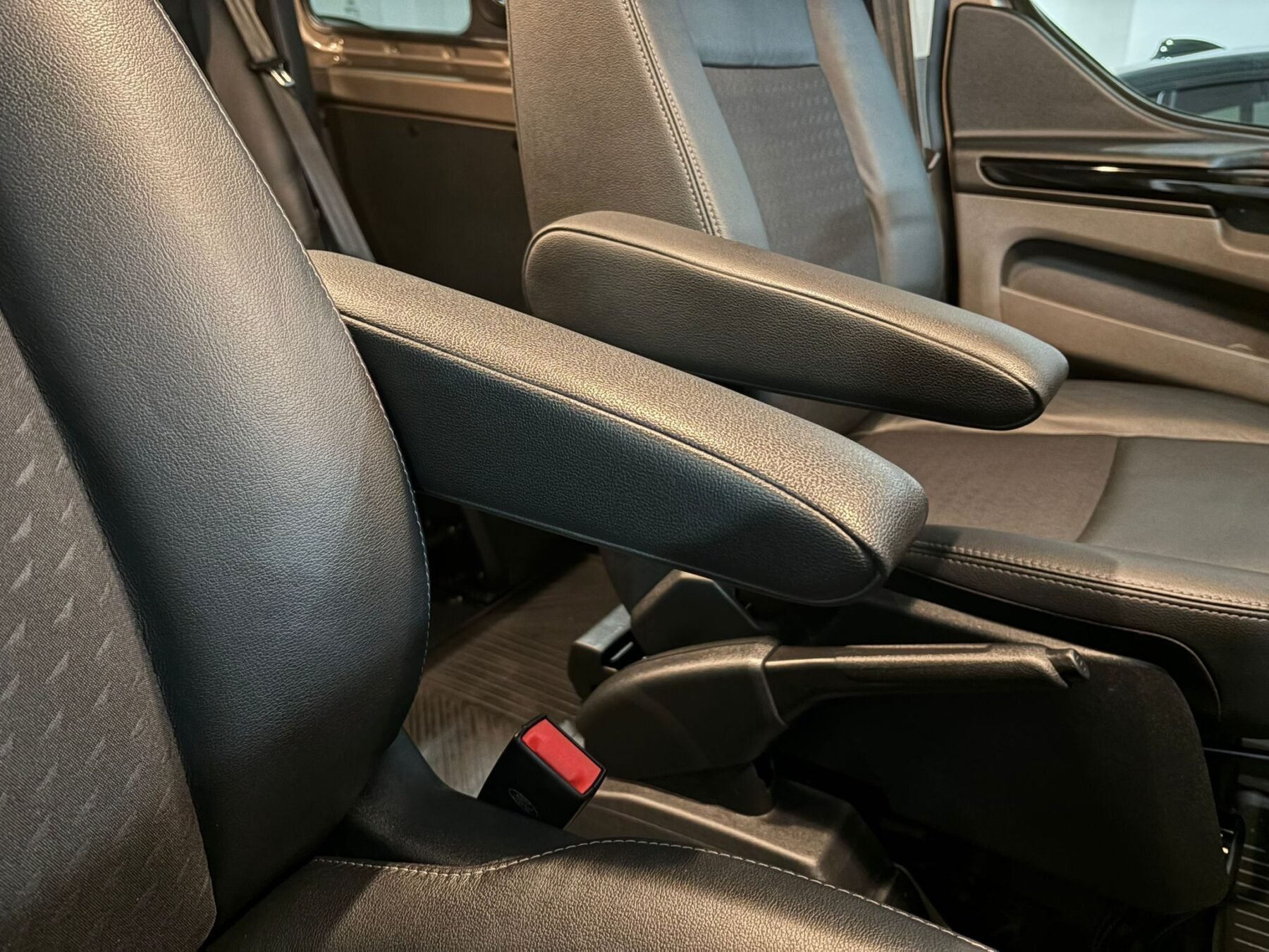 FORD TRANSIT Custom Kombi 2.0 TDCI 320 L1 Sport